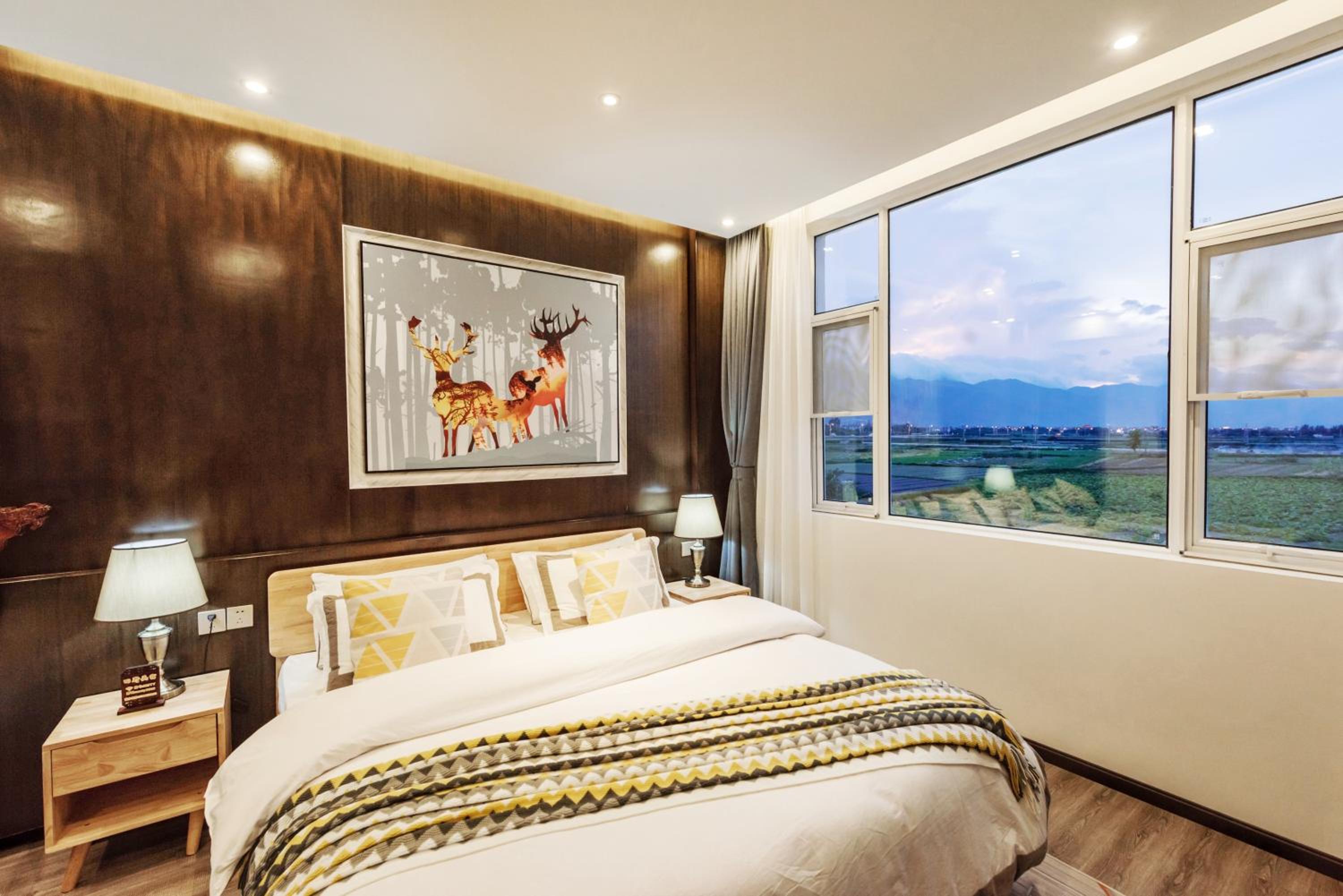 Standard Queen Room