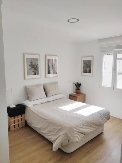 Three-Bedroom Apartment photo 2
