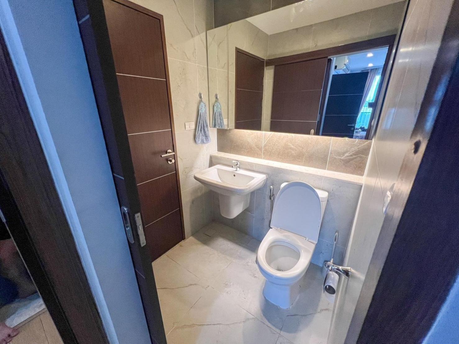 Suite With Pool View - Photo 24