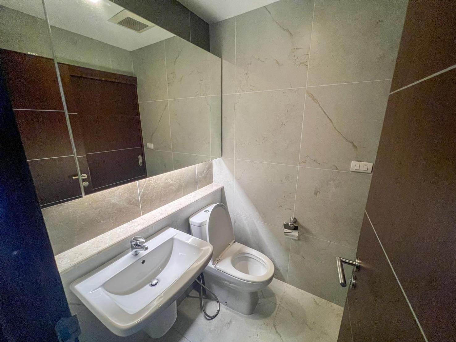 Suite With Pool View - Photo 25