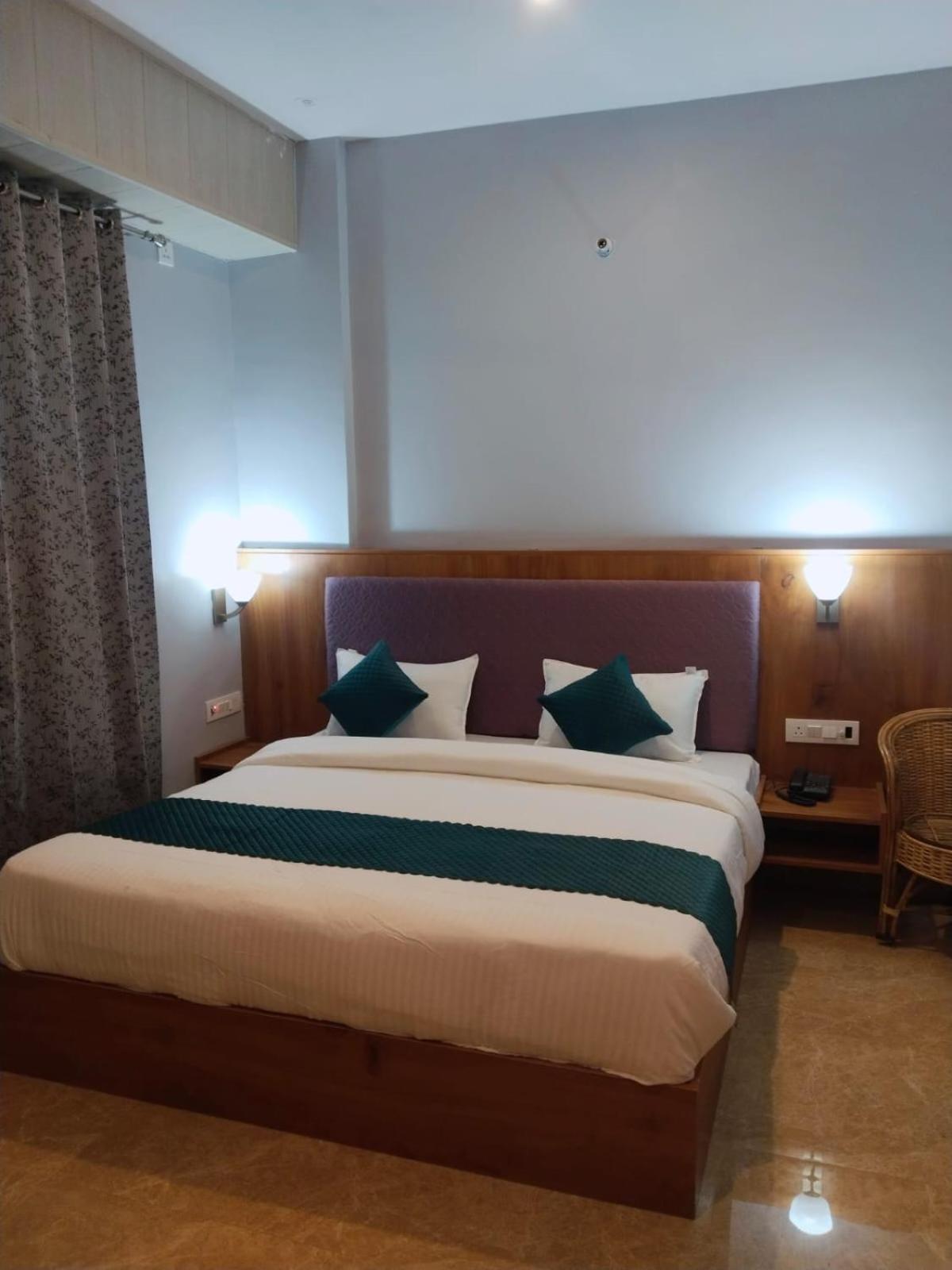 Superior King Room photo 2