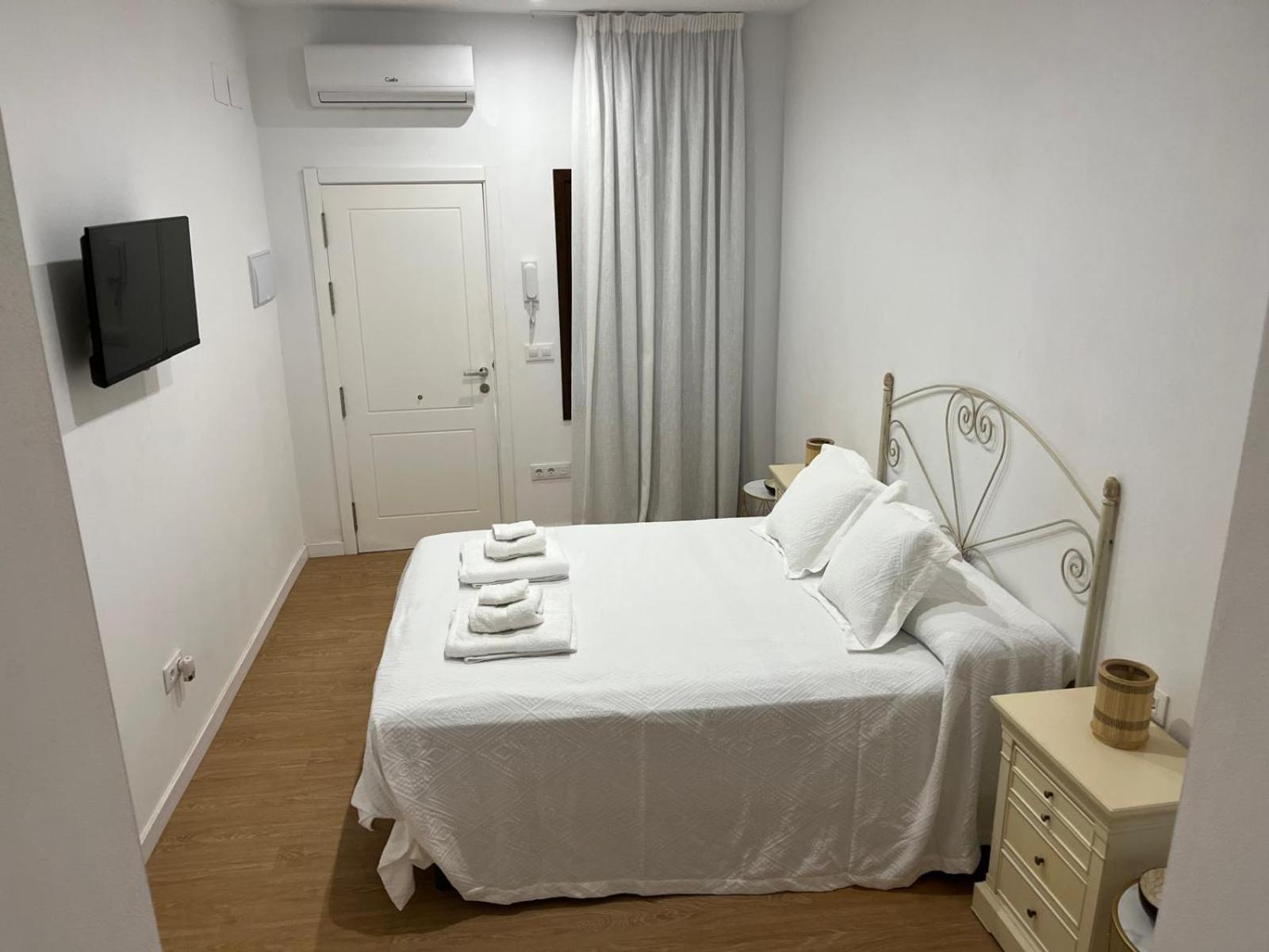 Habitación Doble con Baño Privado