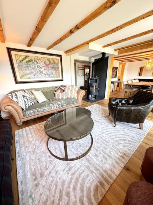 Villa photo 2