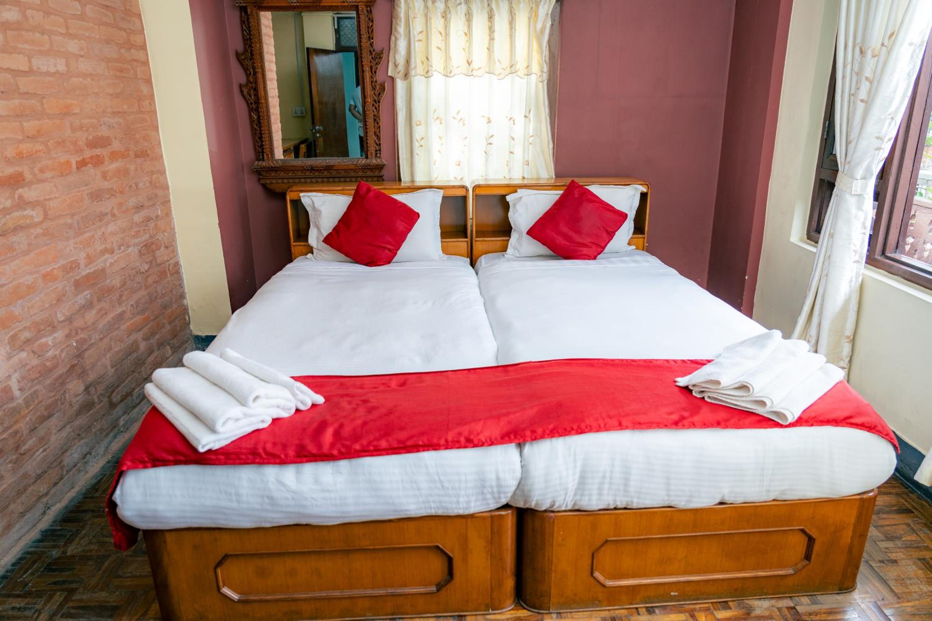 Deluxe Single Room with Balcony photo 2