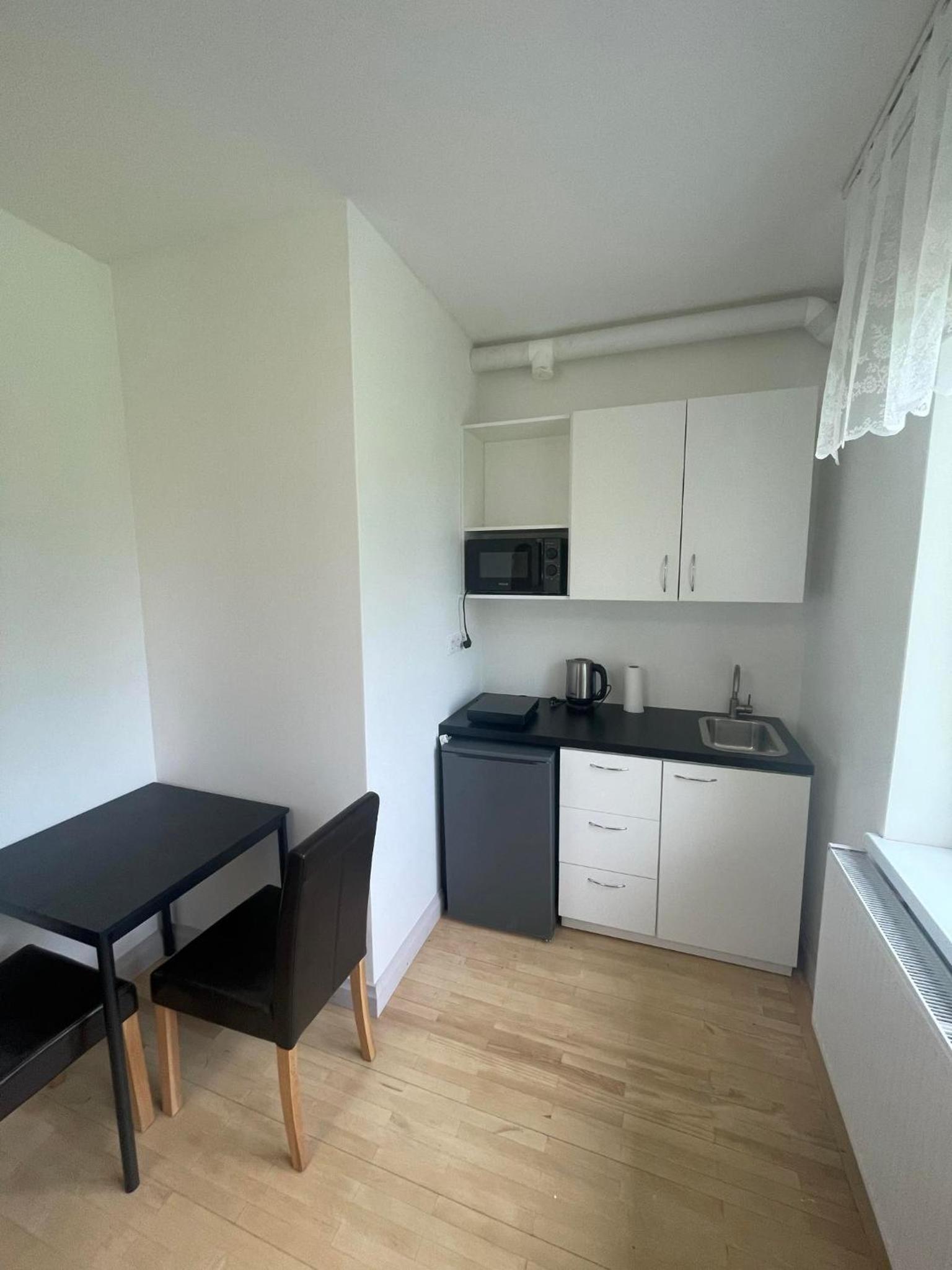 One-Bedroom Apartment photo 3