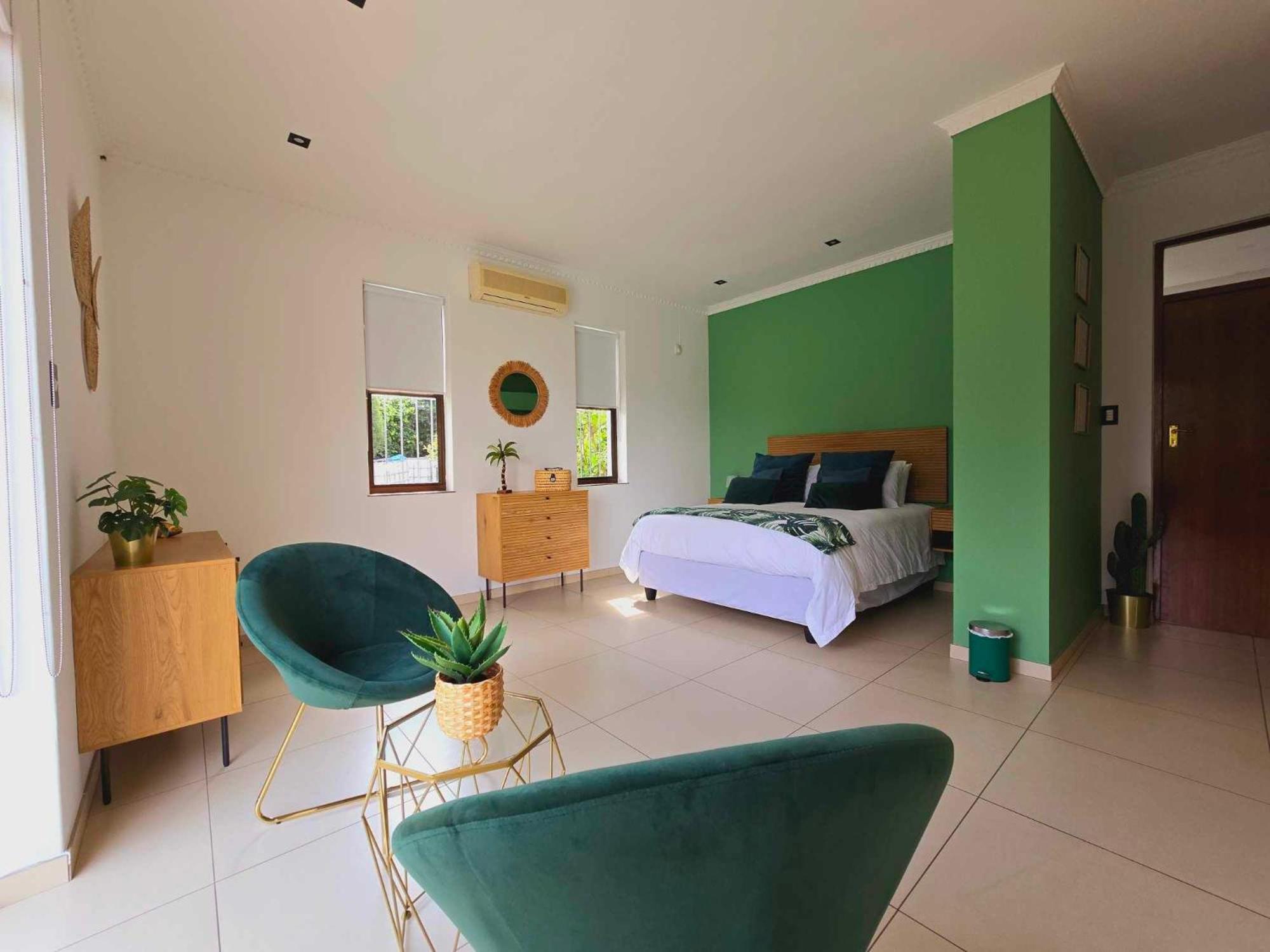 Deluxe Queen Room