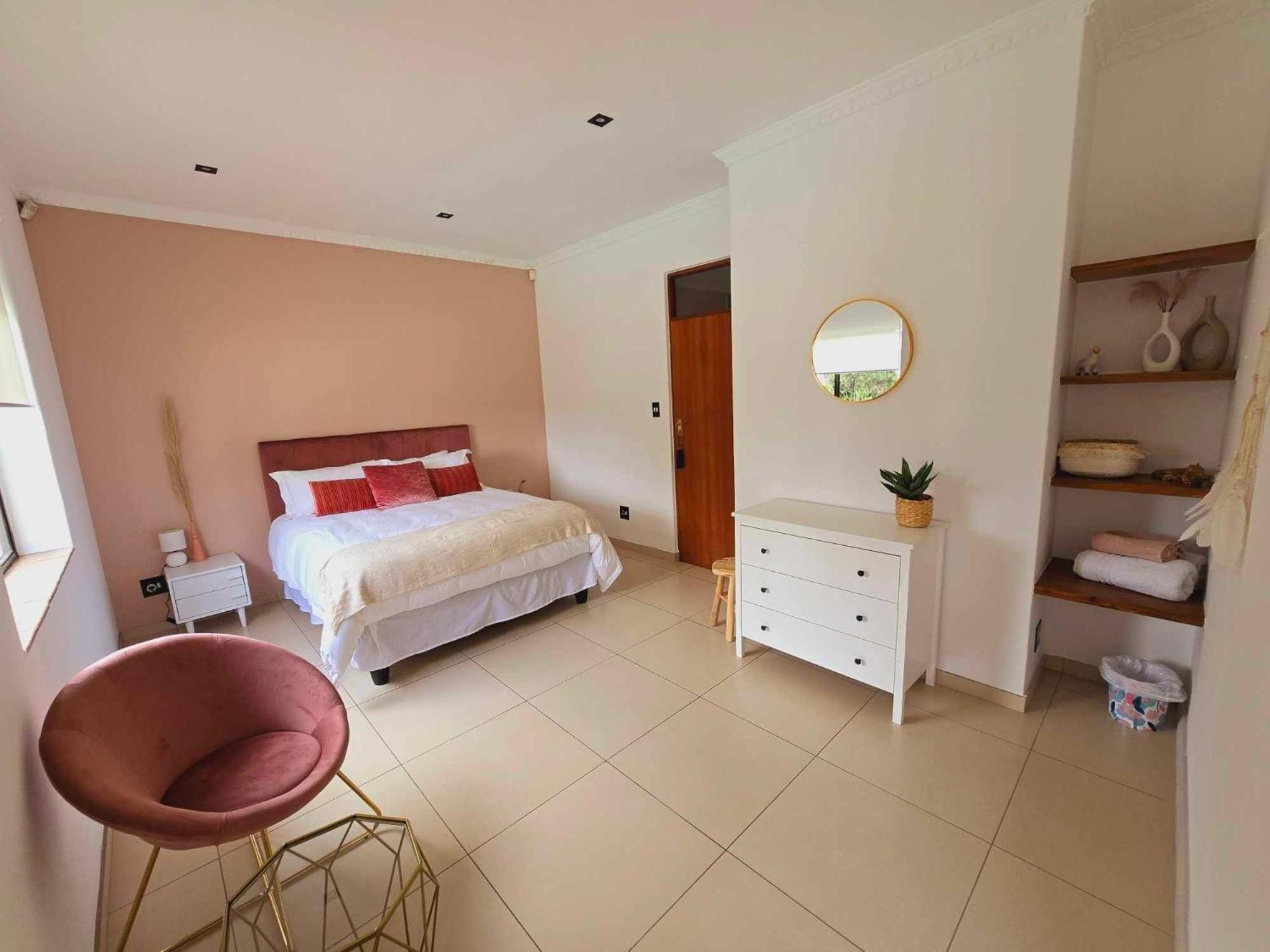Queen Room with Pool View