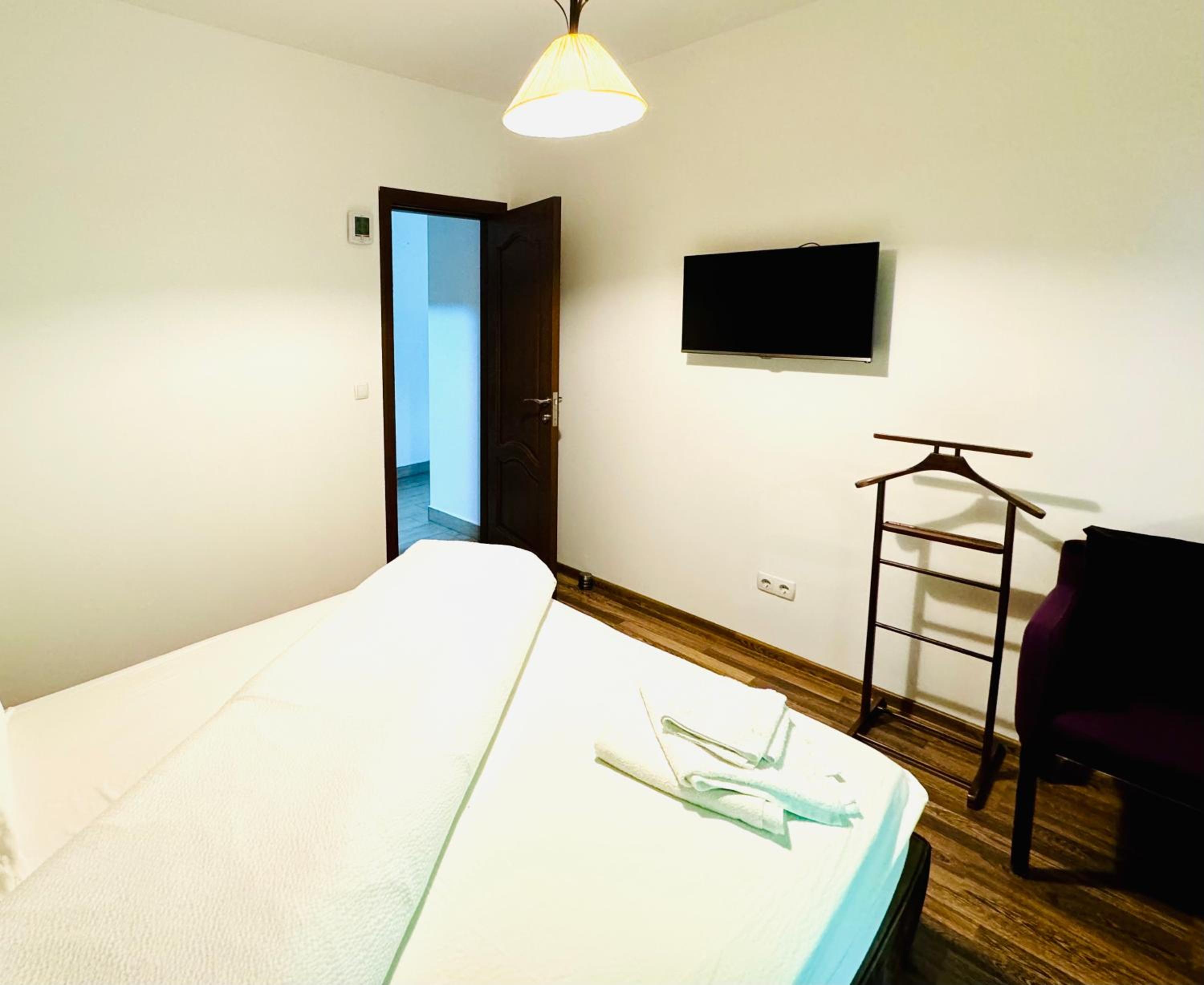 Budget Double Room photo 2
