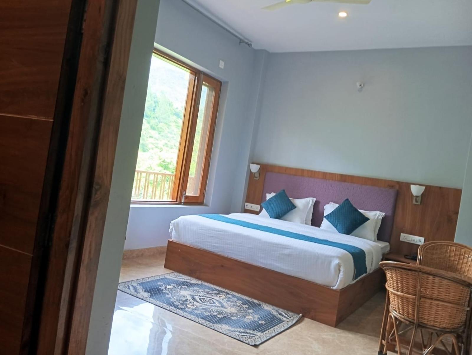 Superior King Room