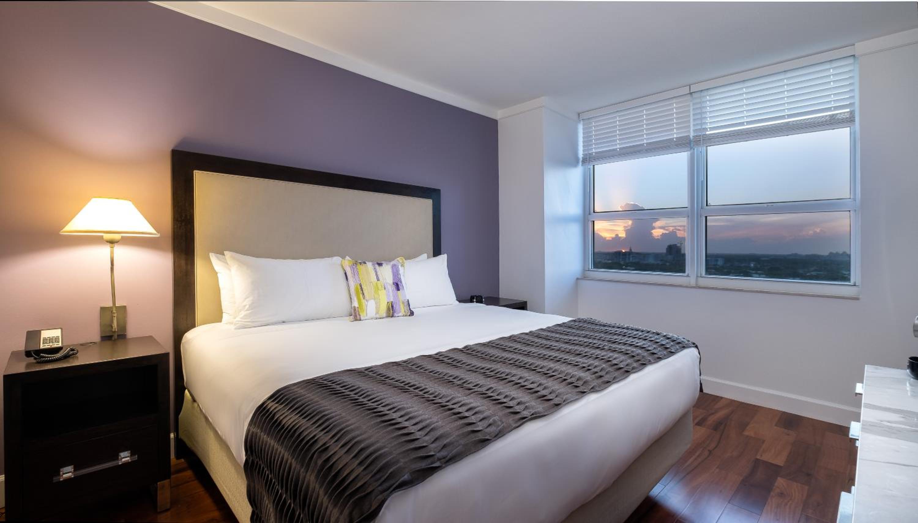 Deluxe King Room photo 3