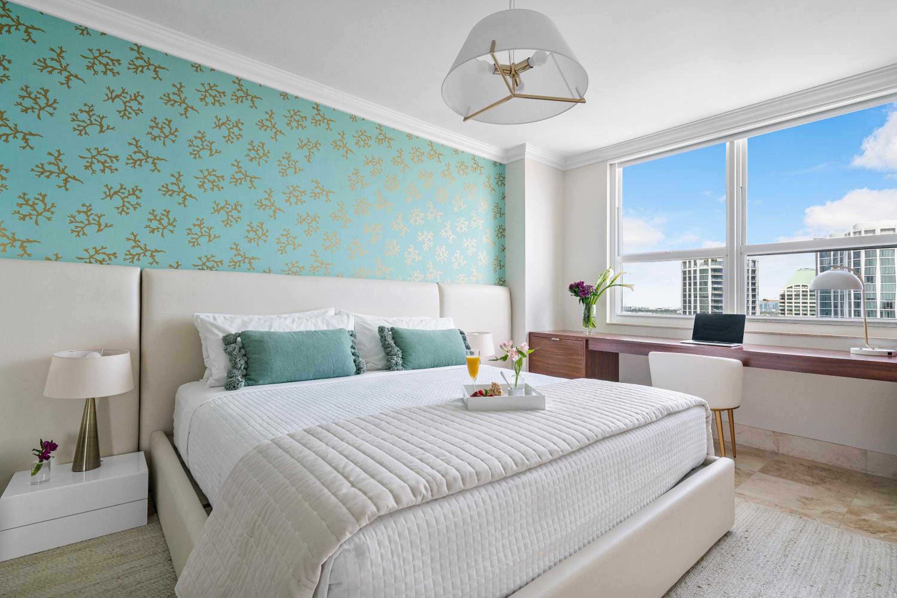 Deluxe King Room photo 2
