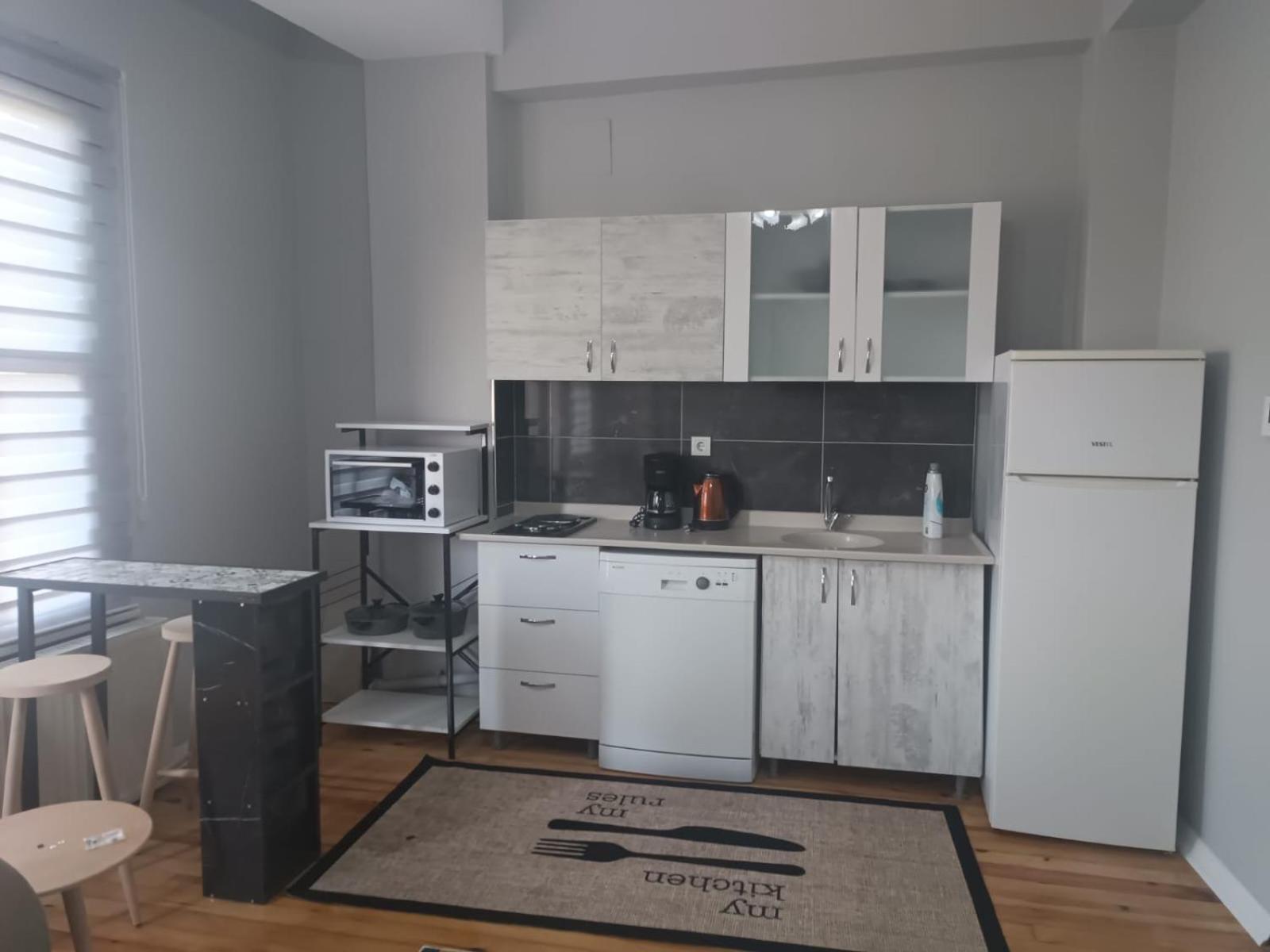 One-Bedroom Apartment photo 2
