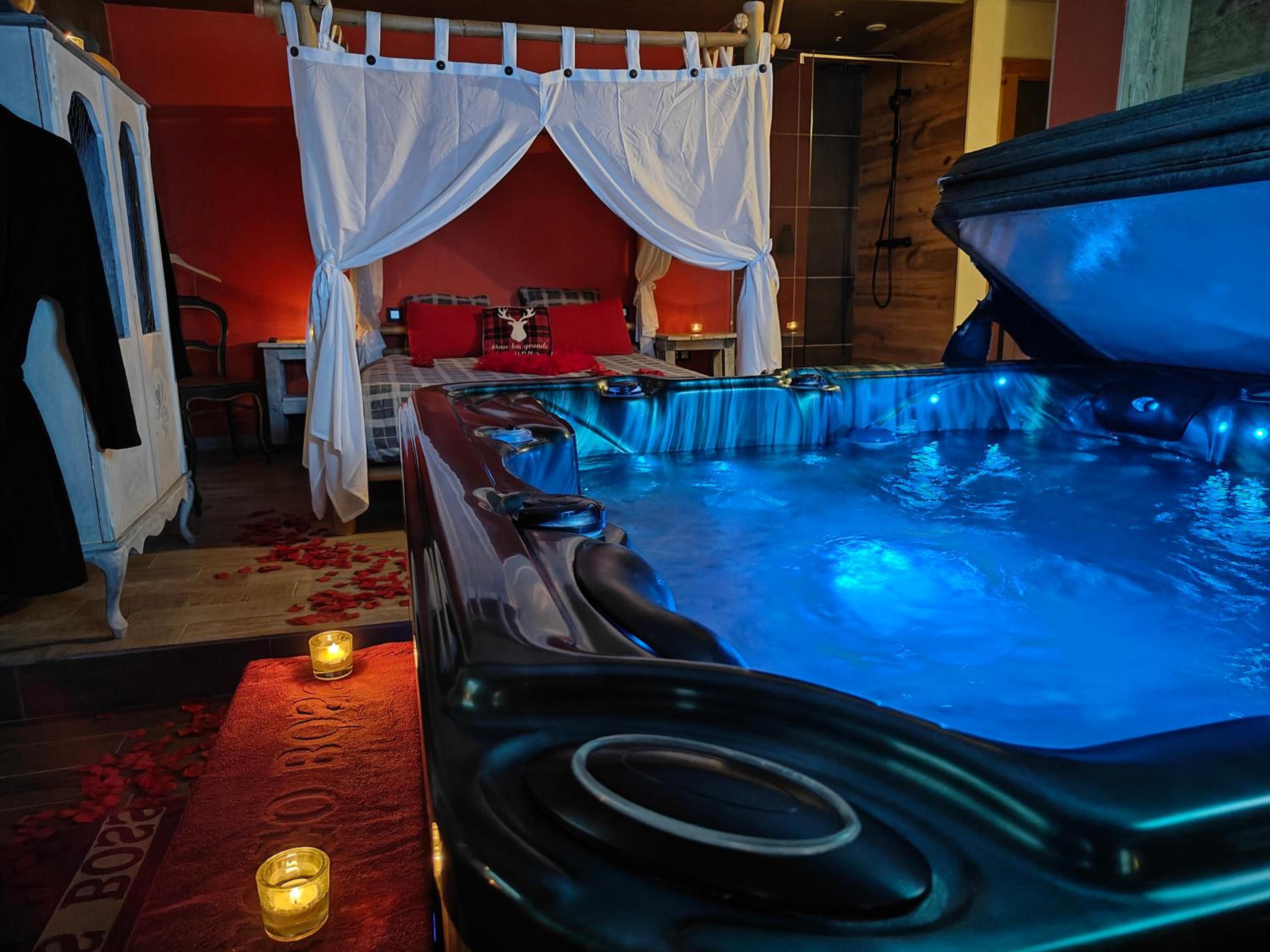 Double Room with Spa Bath photo 1