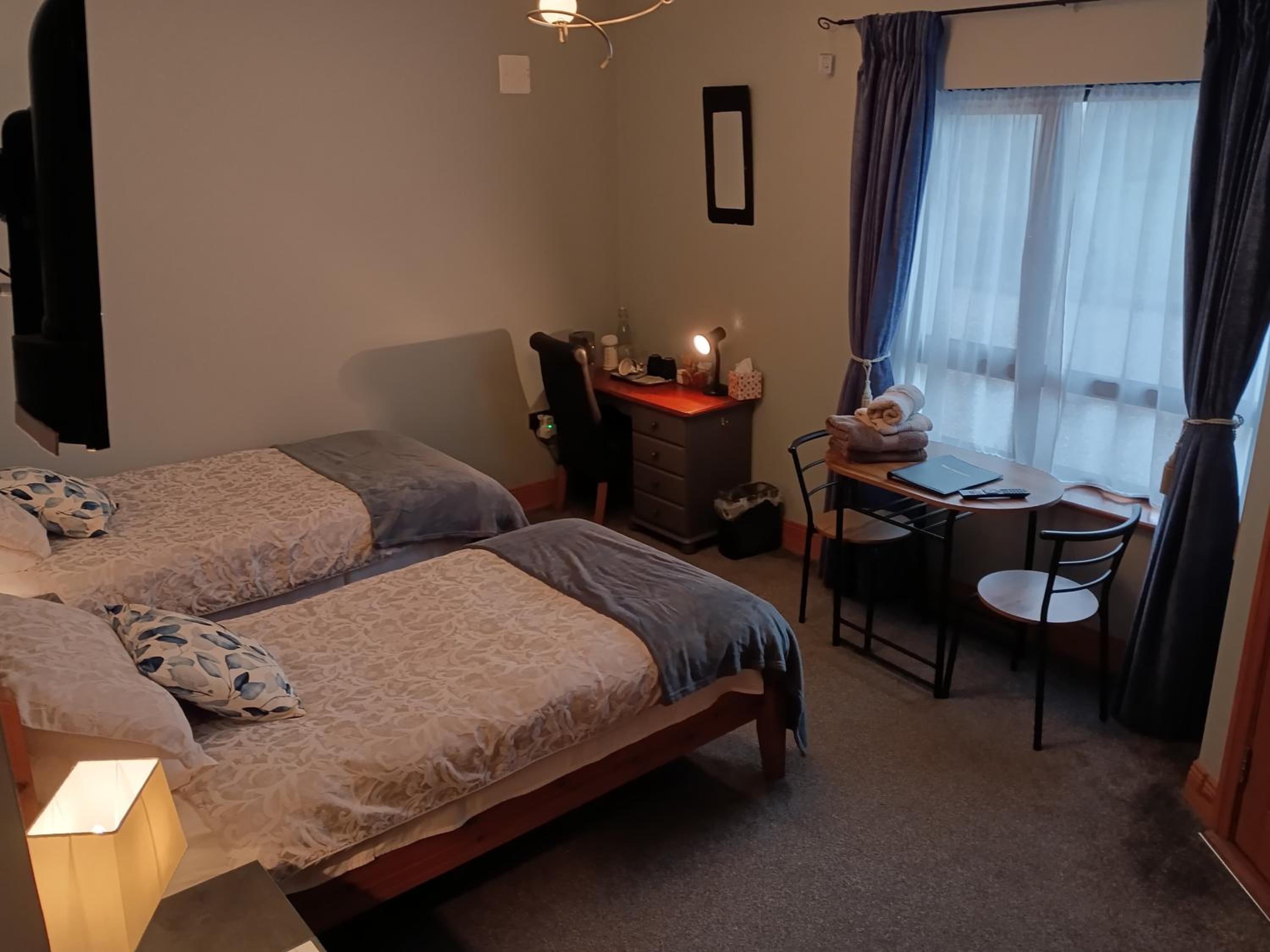Twin Room - Photo 1