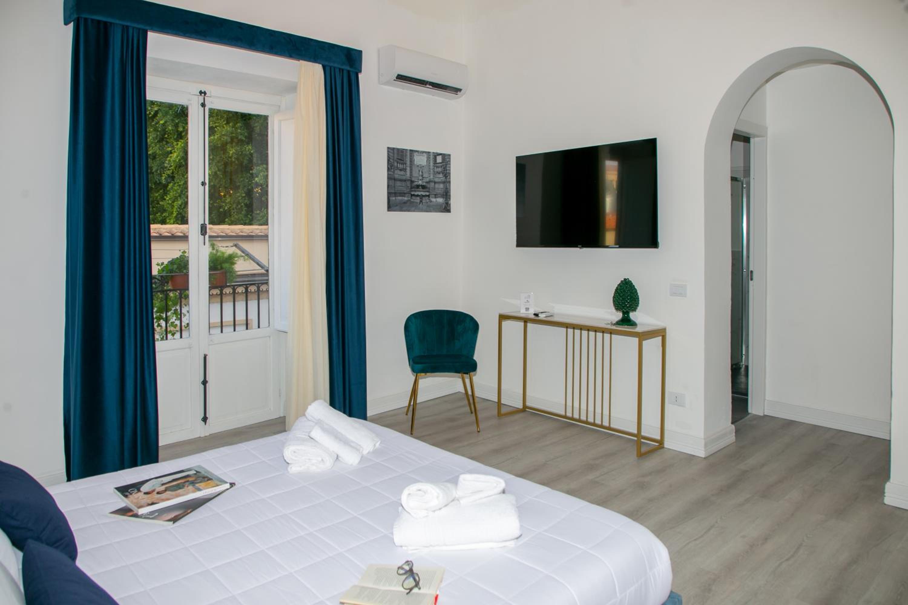 Deluxe Double Room with Balcony