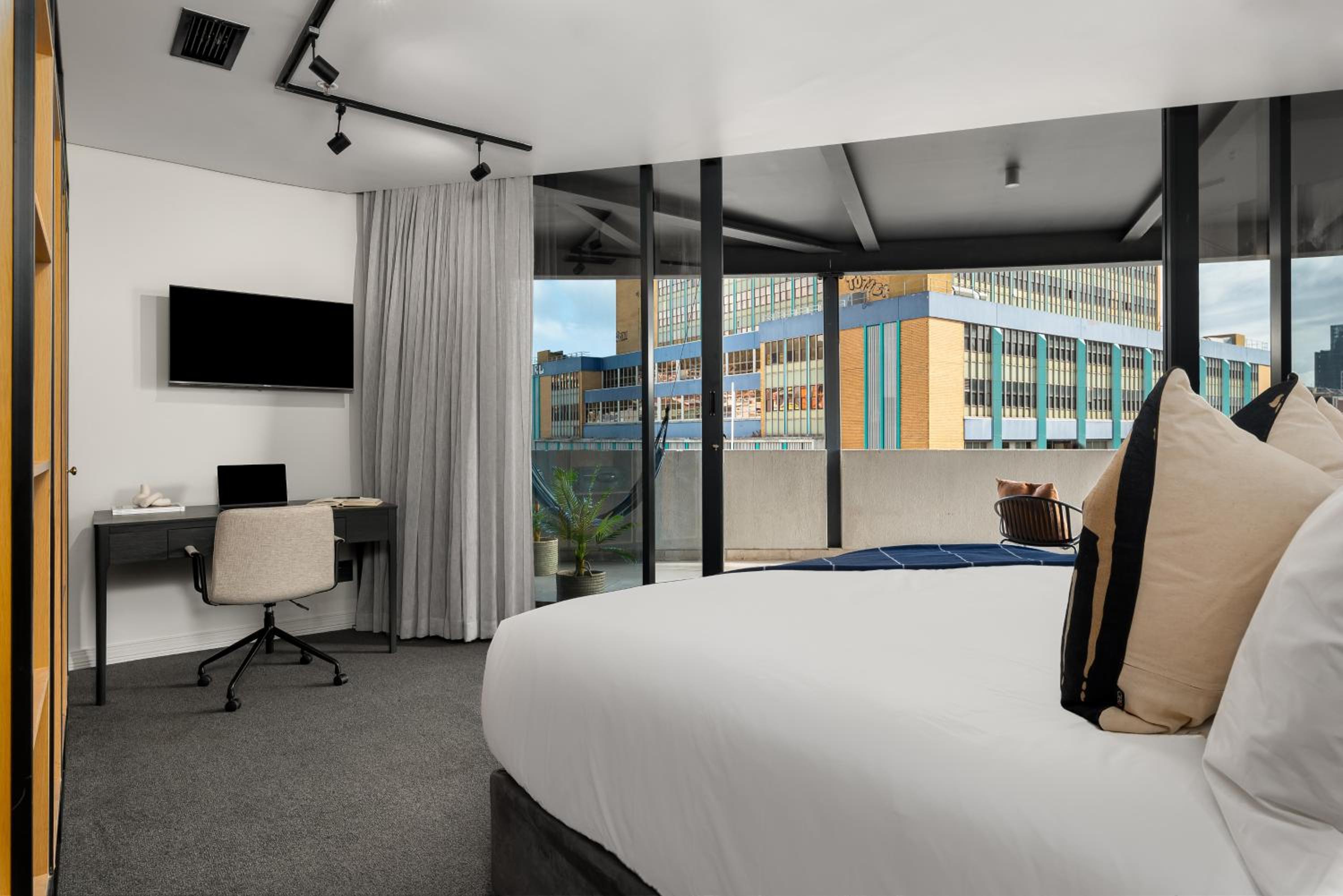 Double or Twin Room with Bathroom - Photo 5
