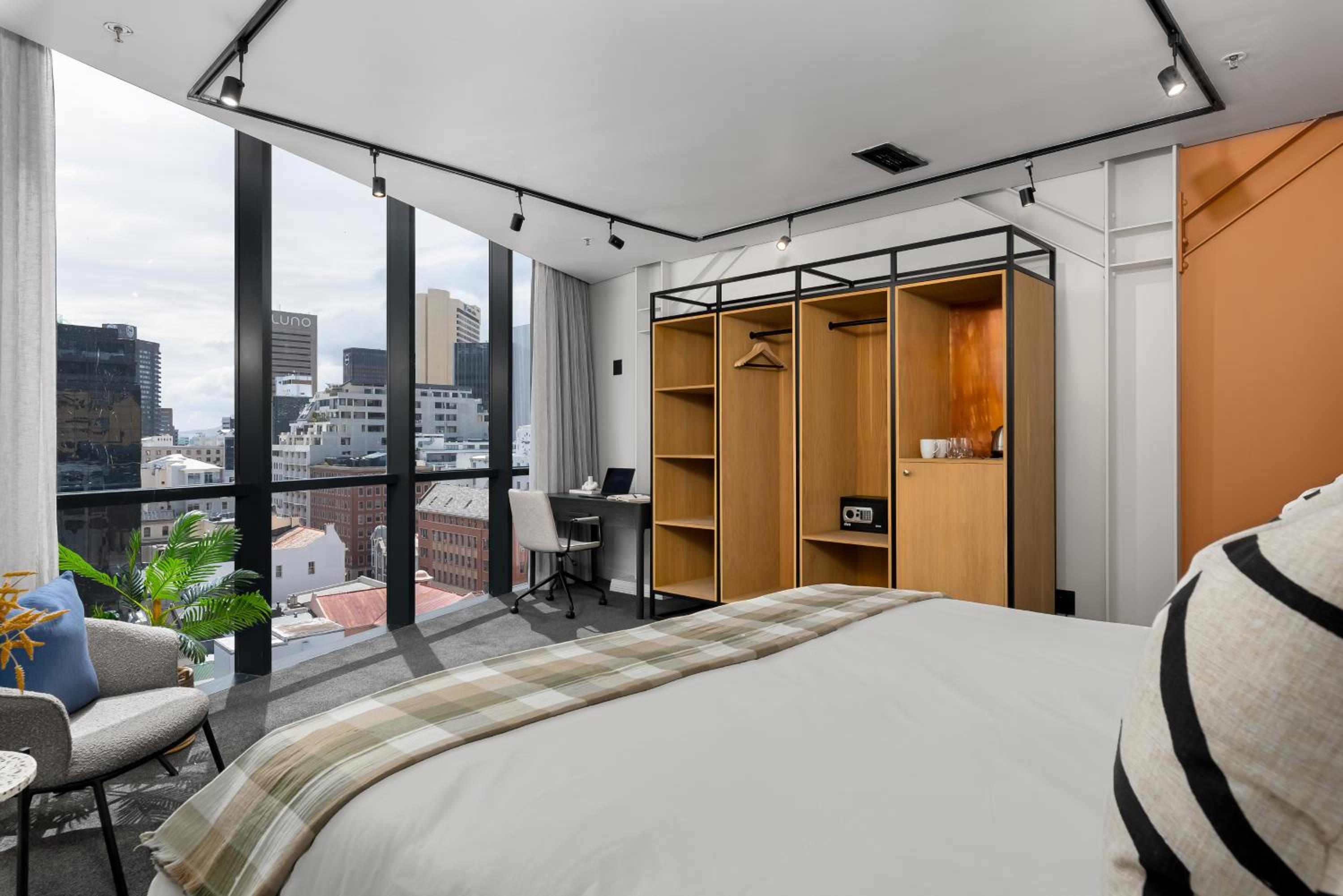 Double or Twin Room - Photo 4