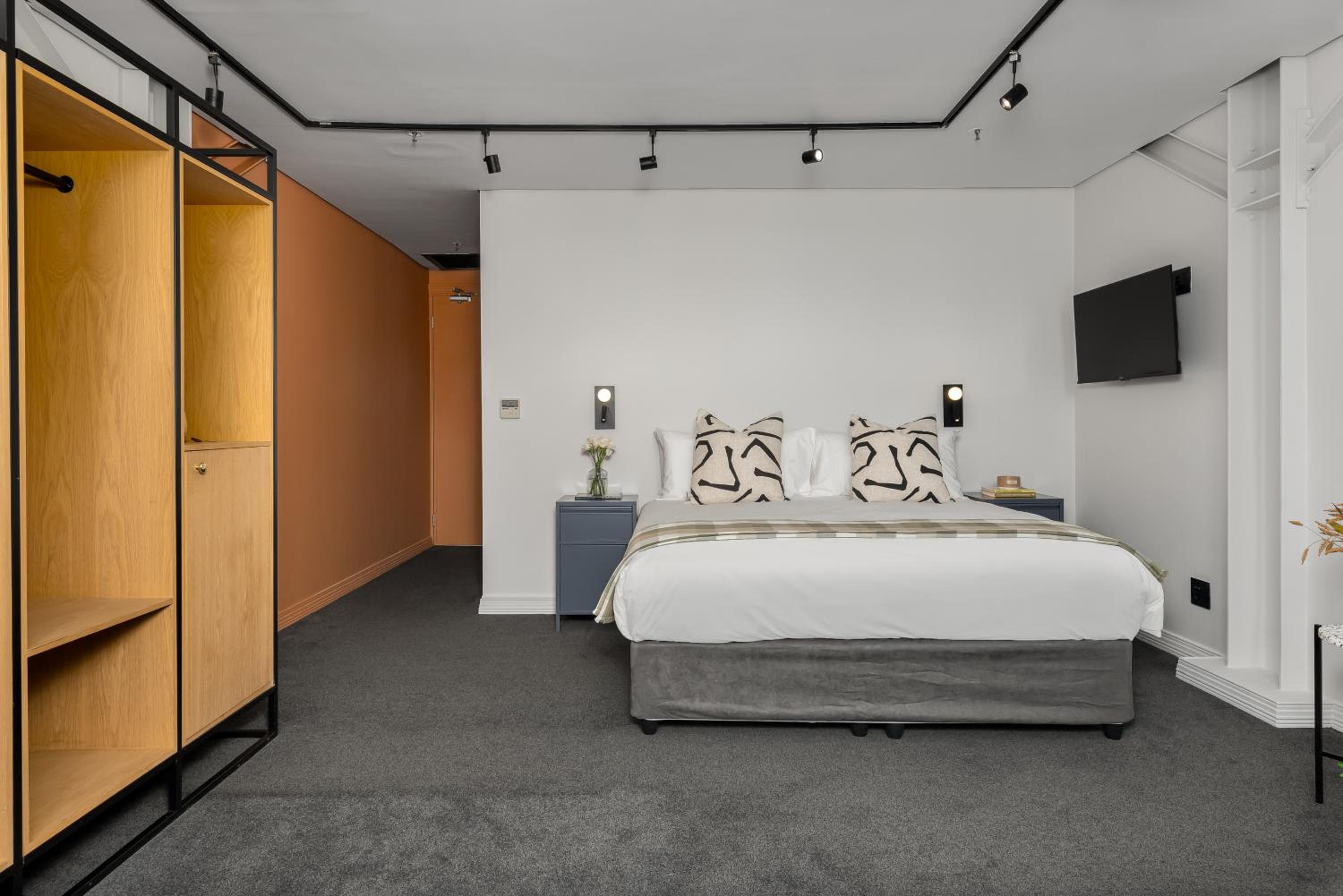 Double or Twin Room - Photo 6