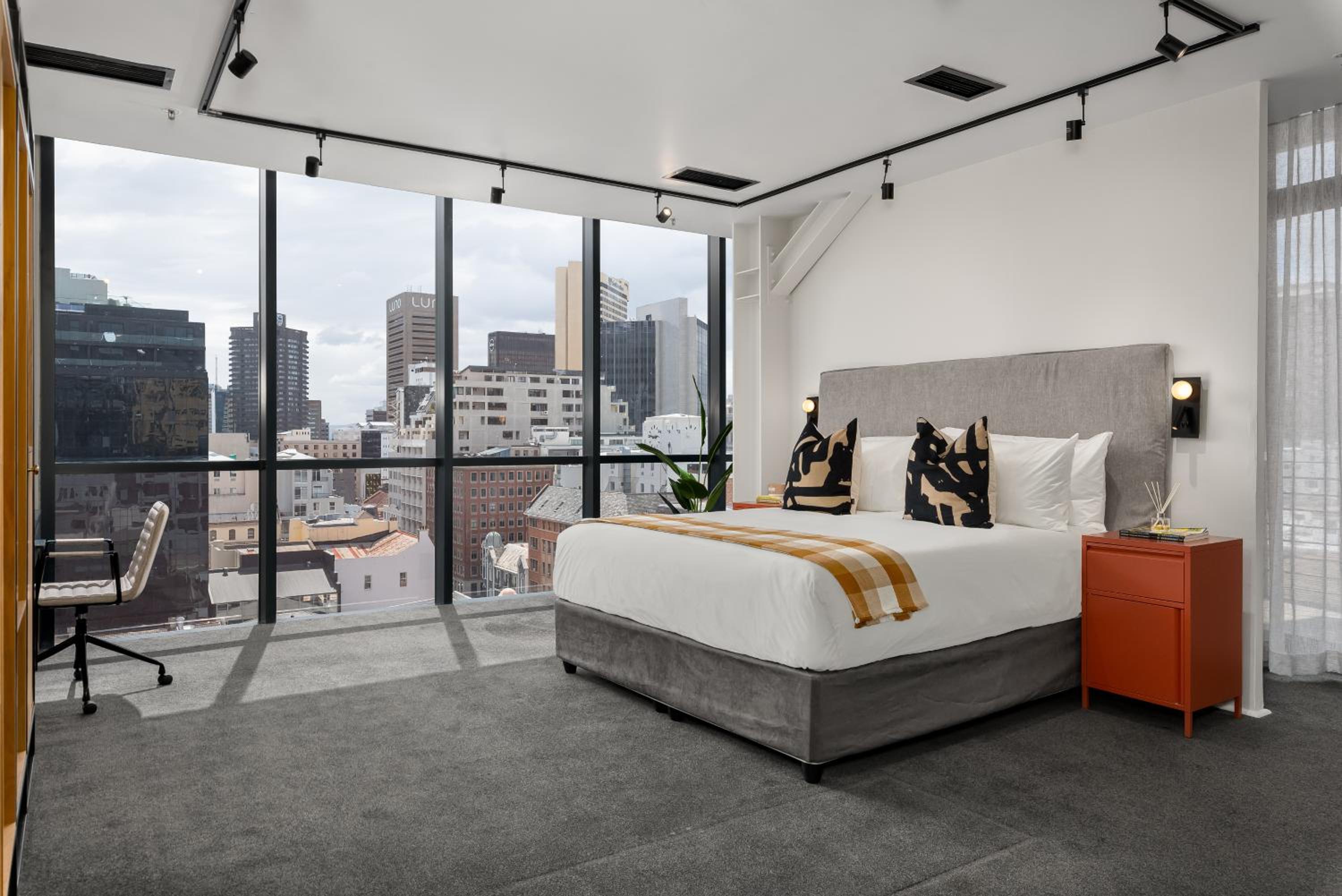 Deluxe Double or Twin Room with City View - Photo 1