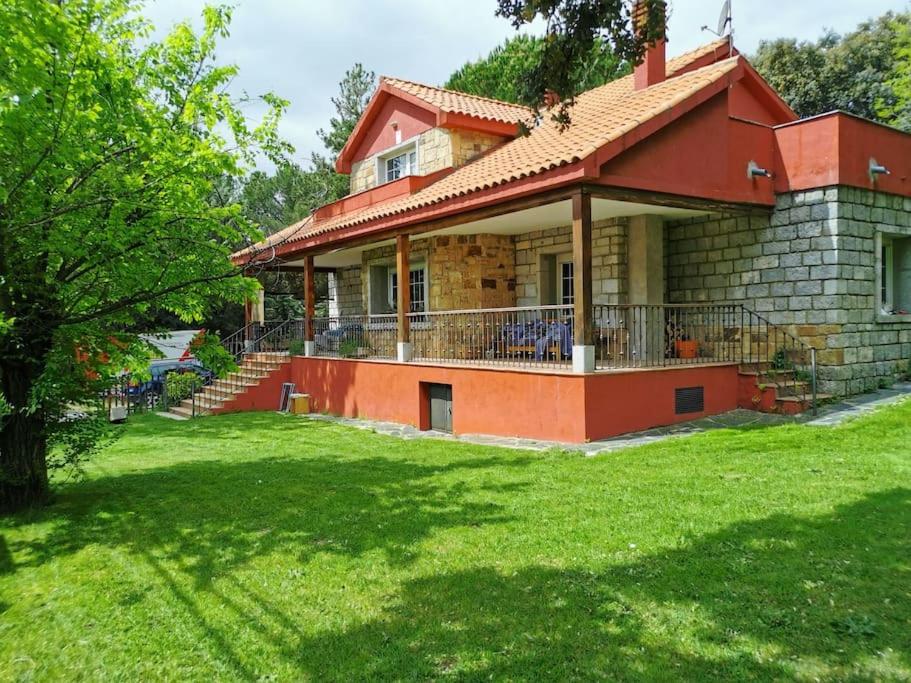 Four-Bedroom House photo 3