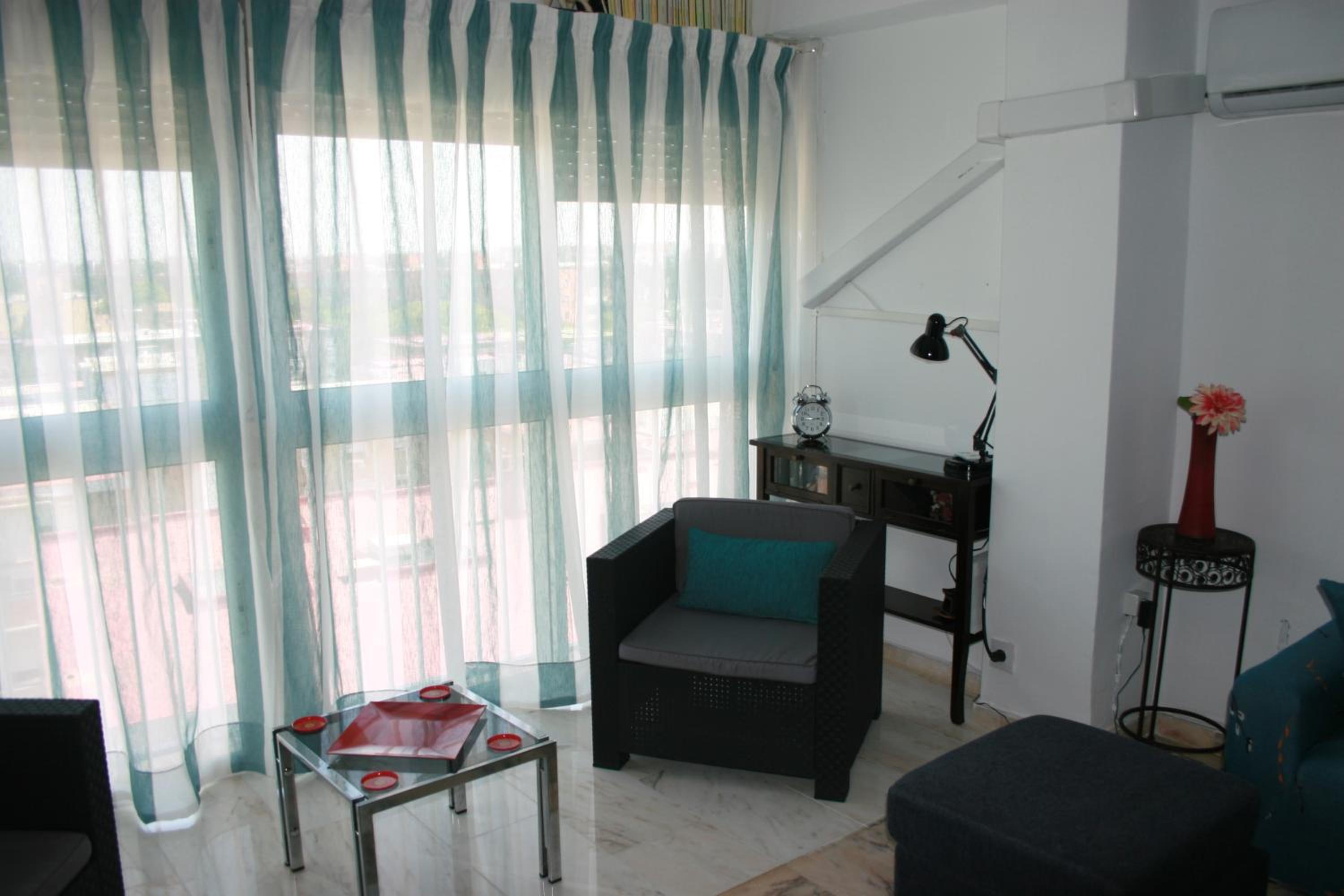 Apartamento de dos habitaciones con vista a la ciudad