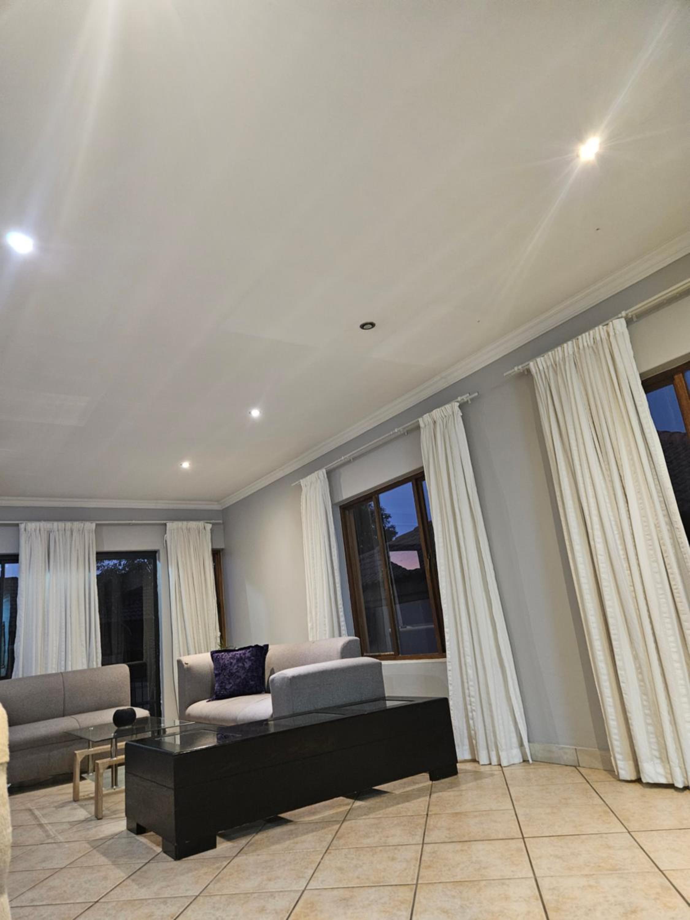 Three-Bedroom Villa photo 1