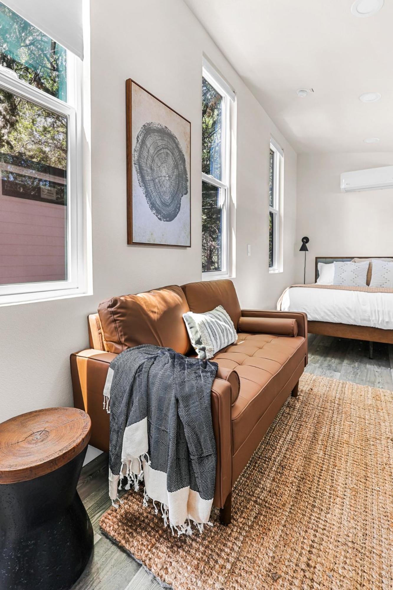 One-Bedroom House photo 3