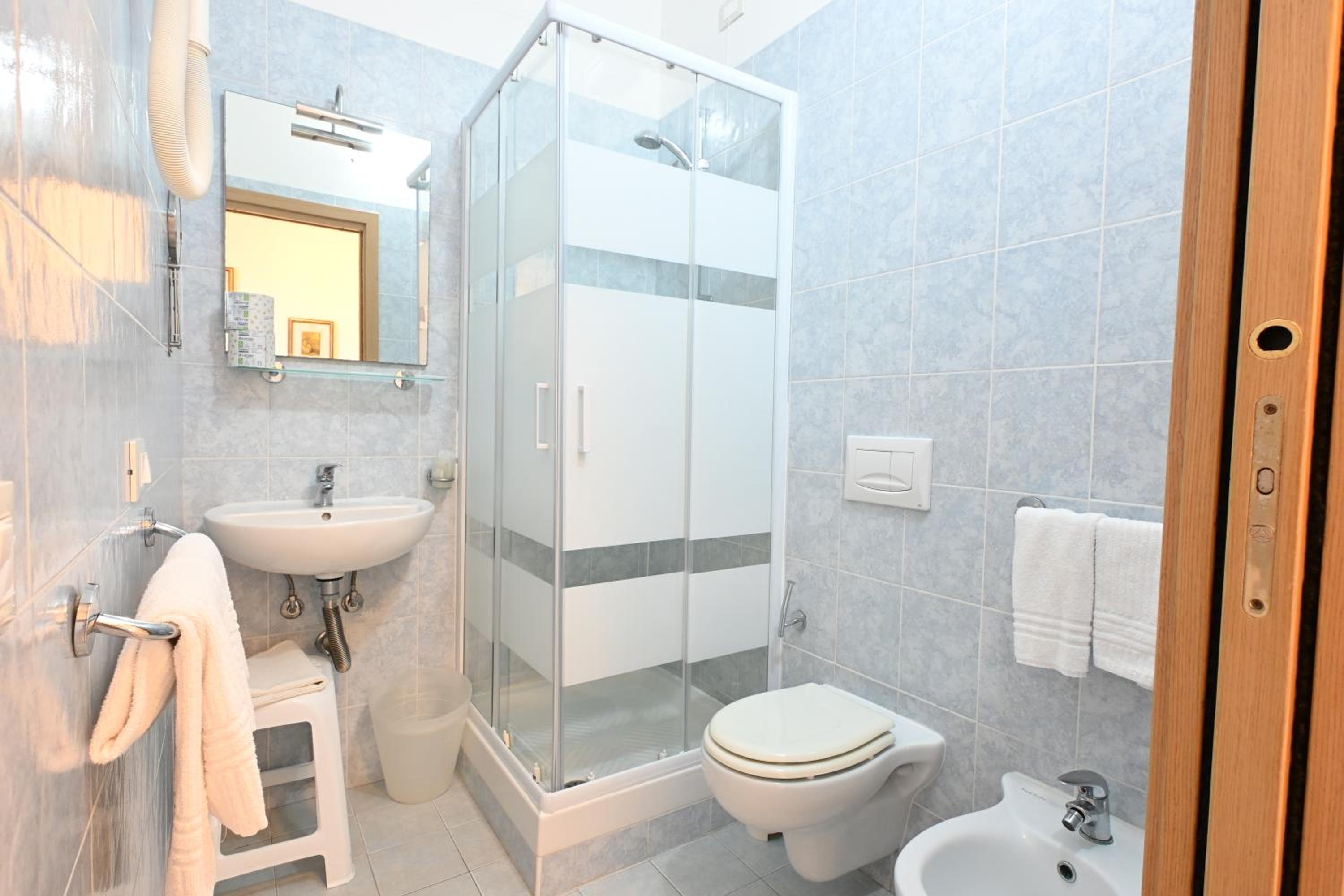 Comfort Double or Twin Room with Balcony photo 2