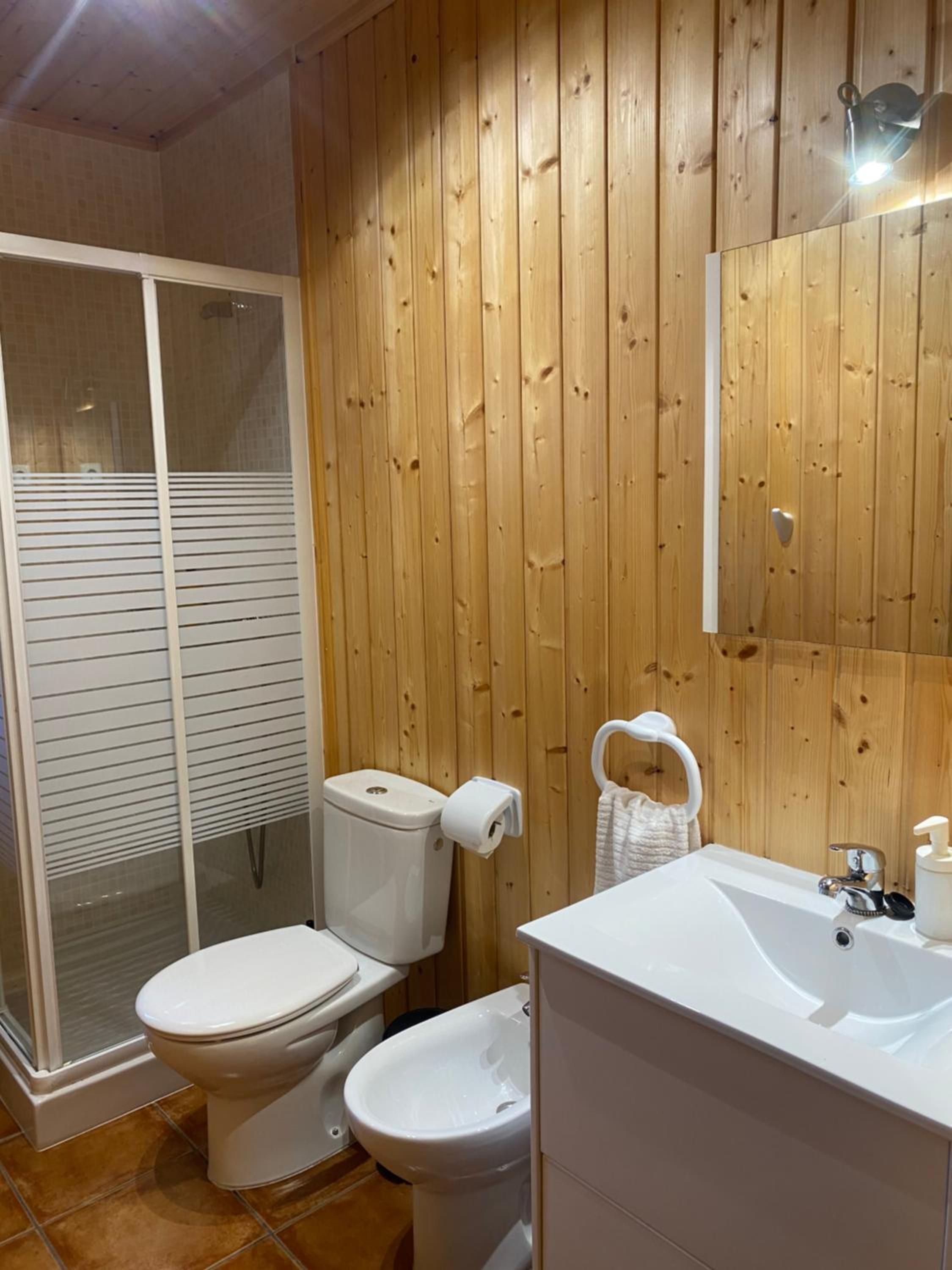 Three-Bedroom House photo 3