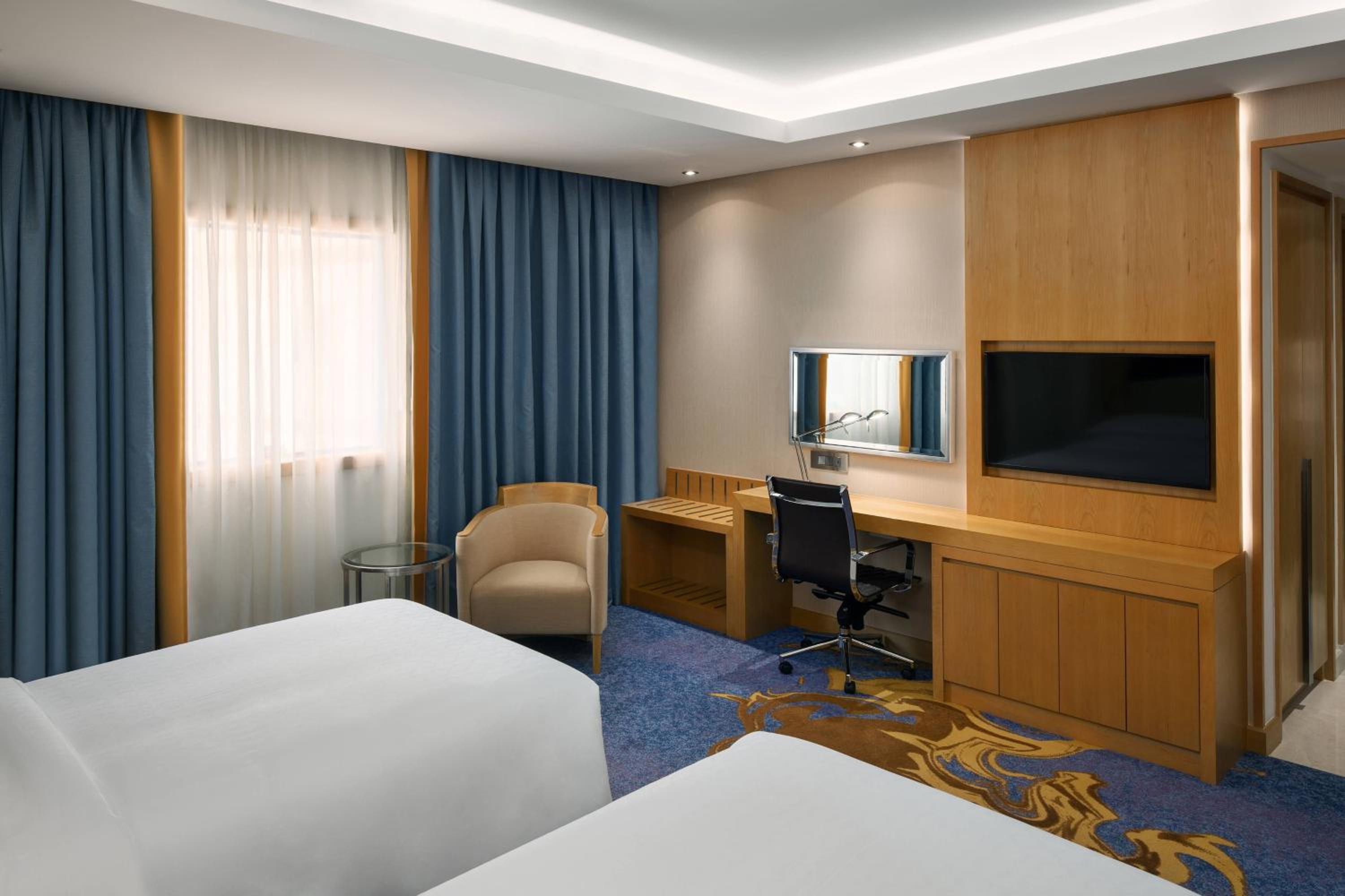 Traditional Double City View, Guest room, 2 Twin/Single Bed(s) photo 3