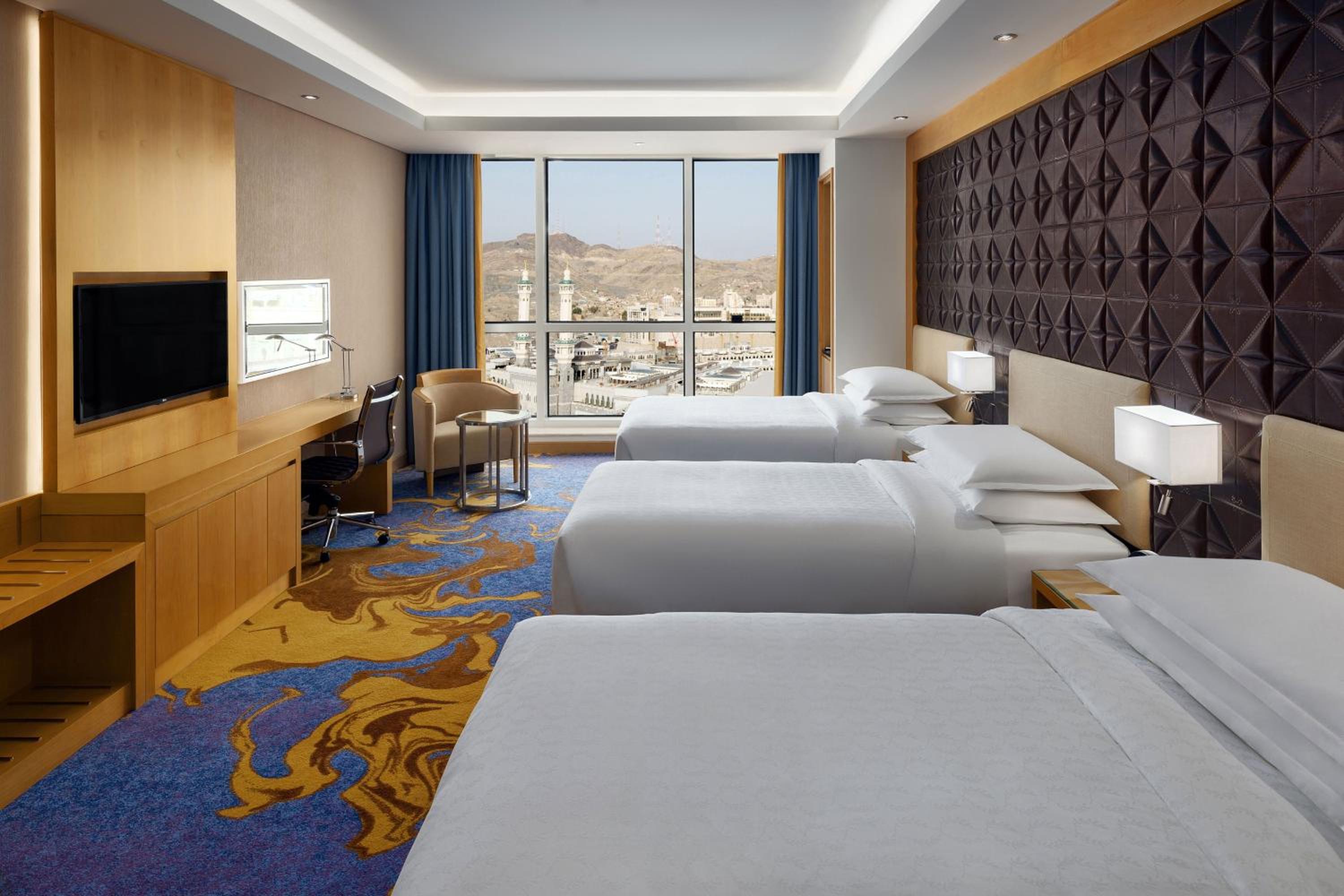 Executive Suite, 1 Bedroom Executive Suite, 3 Twin, Partial Haram view