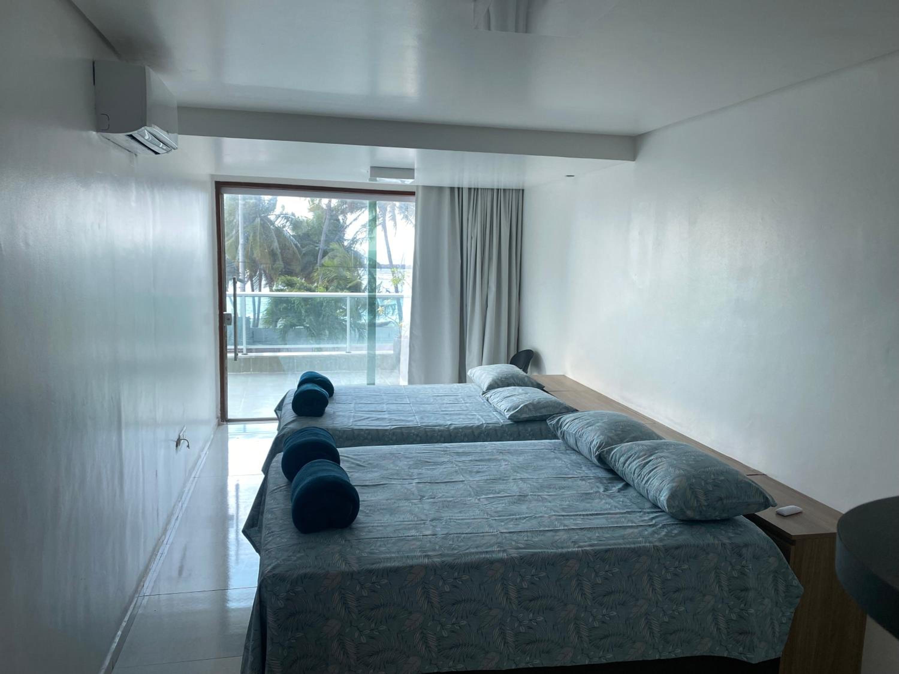 Five-Bedroom House photo 1
