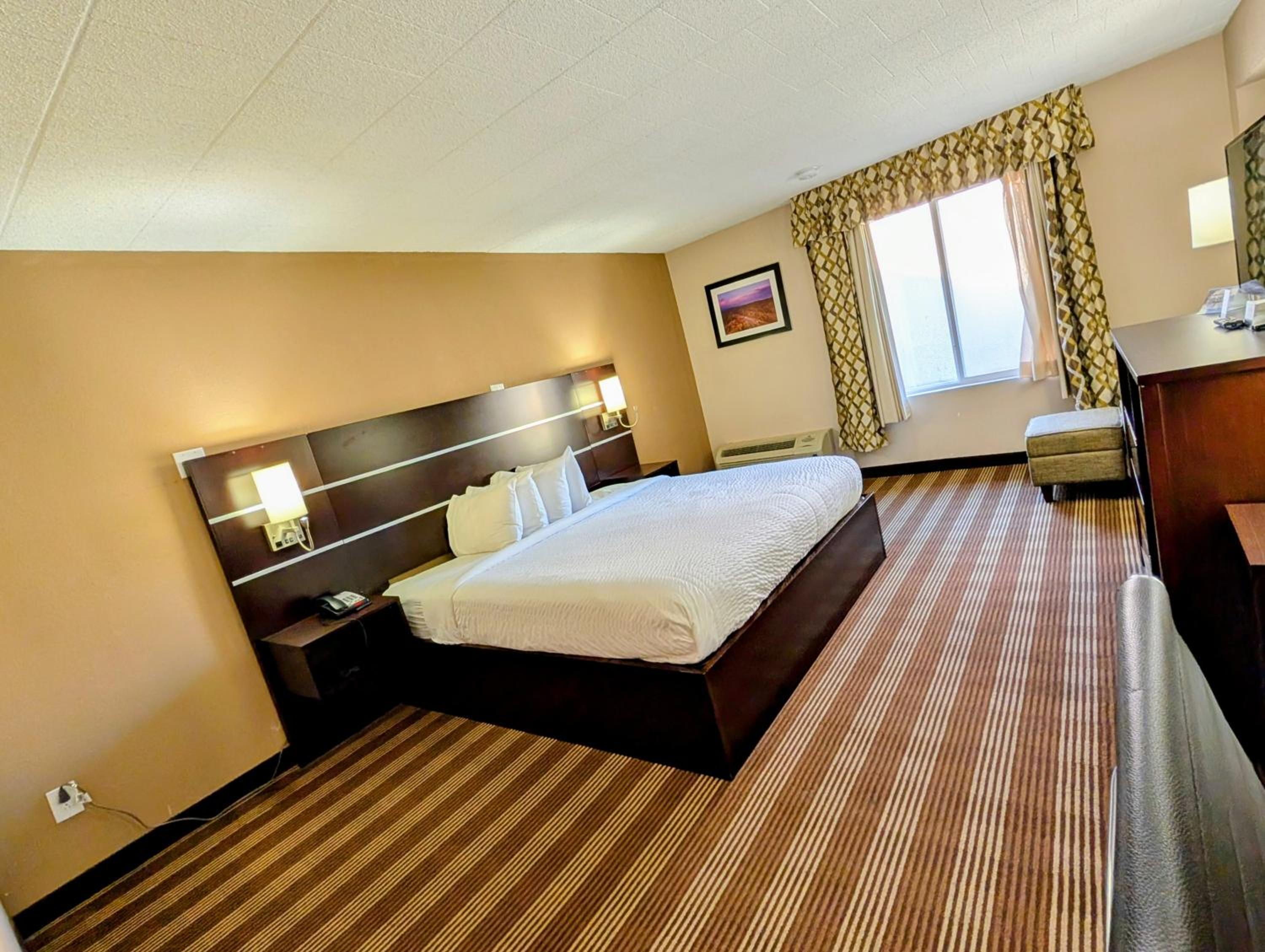 Deluxe Family Room - Photo 7