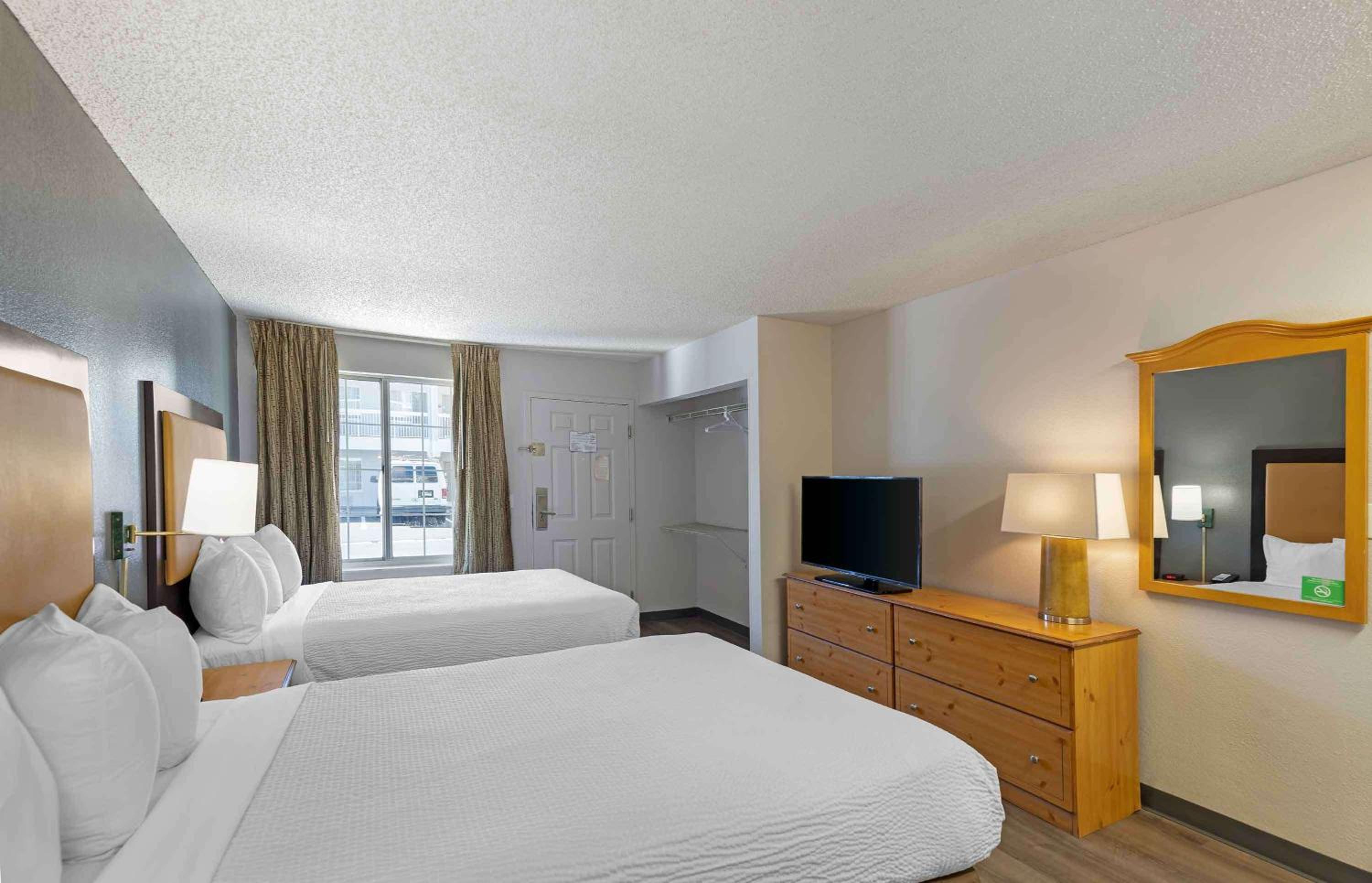 Studio with 2 Double Beds - Non-Smoking - Photo 2