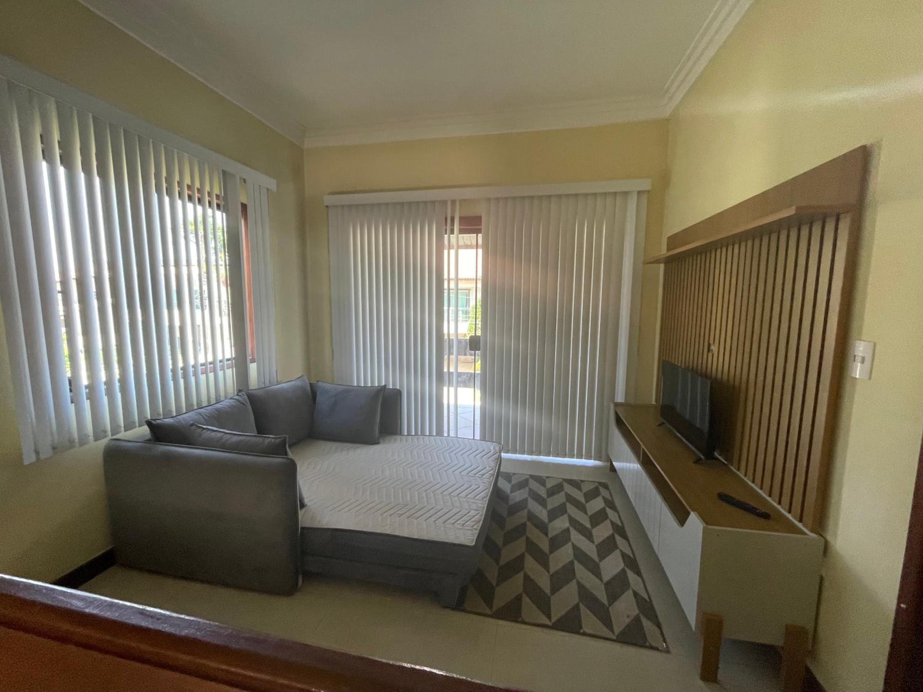 Four-Bedroom House photo 3
