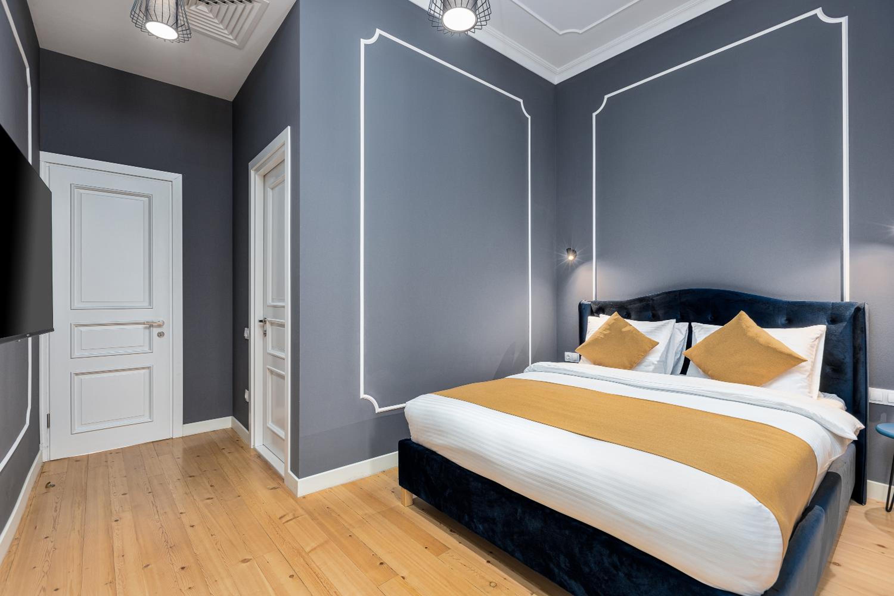 Deluxe Double Room with Balcony photo 2