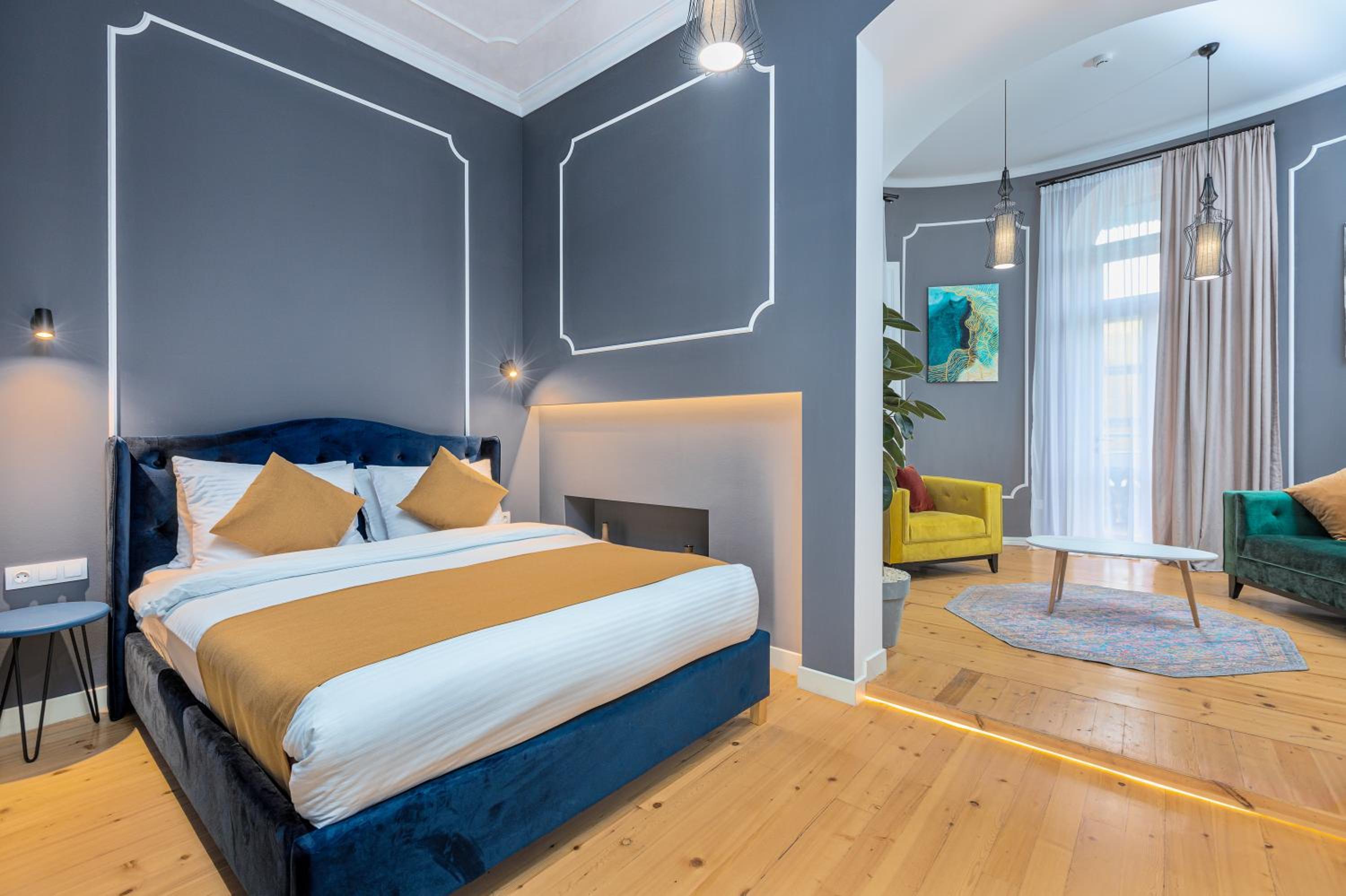 Deluxe Double Room with Balcony photo 1