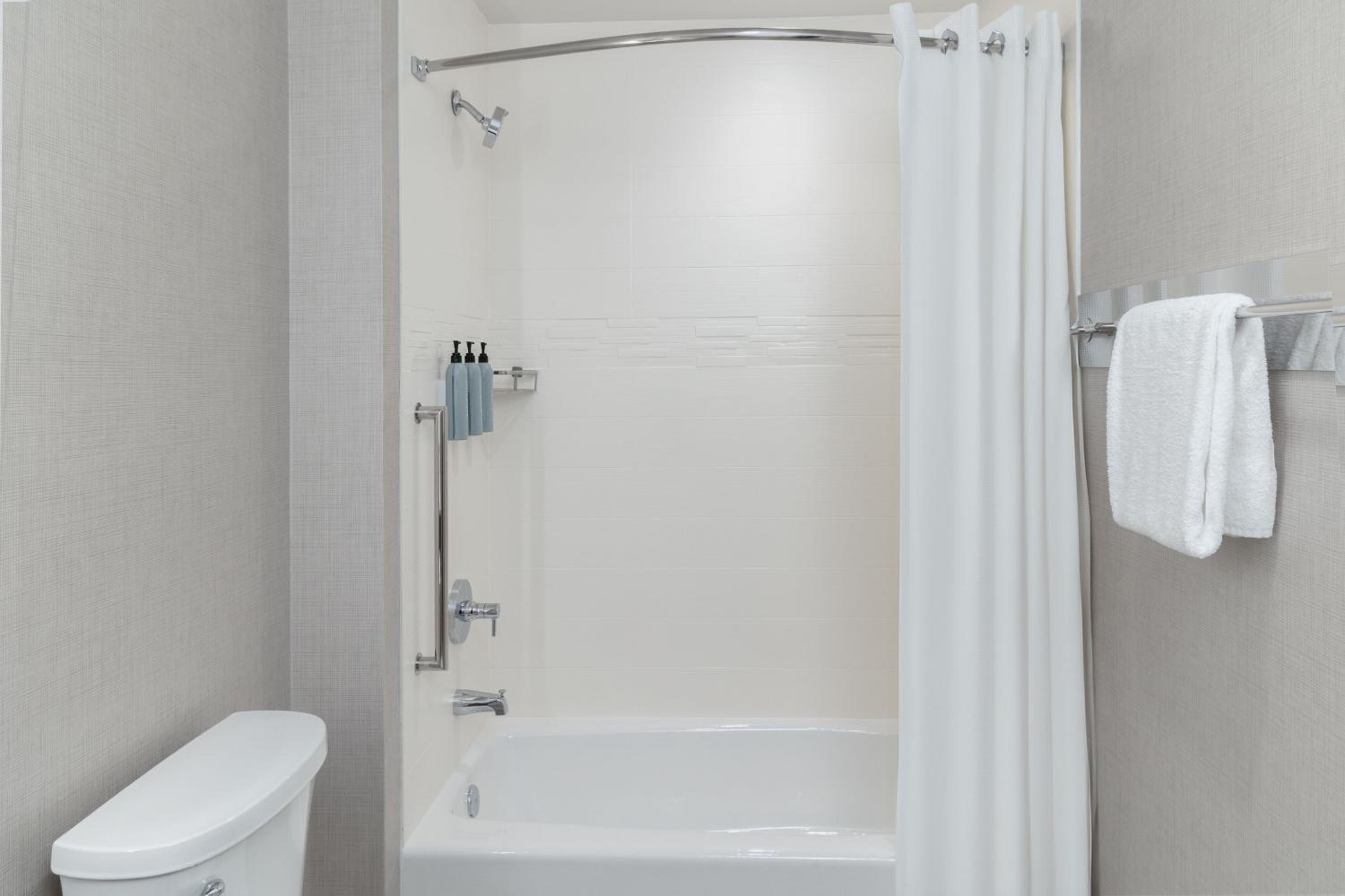 Two-Bedroom Suite - Photo 7