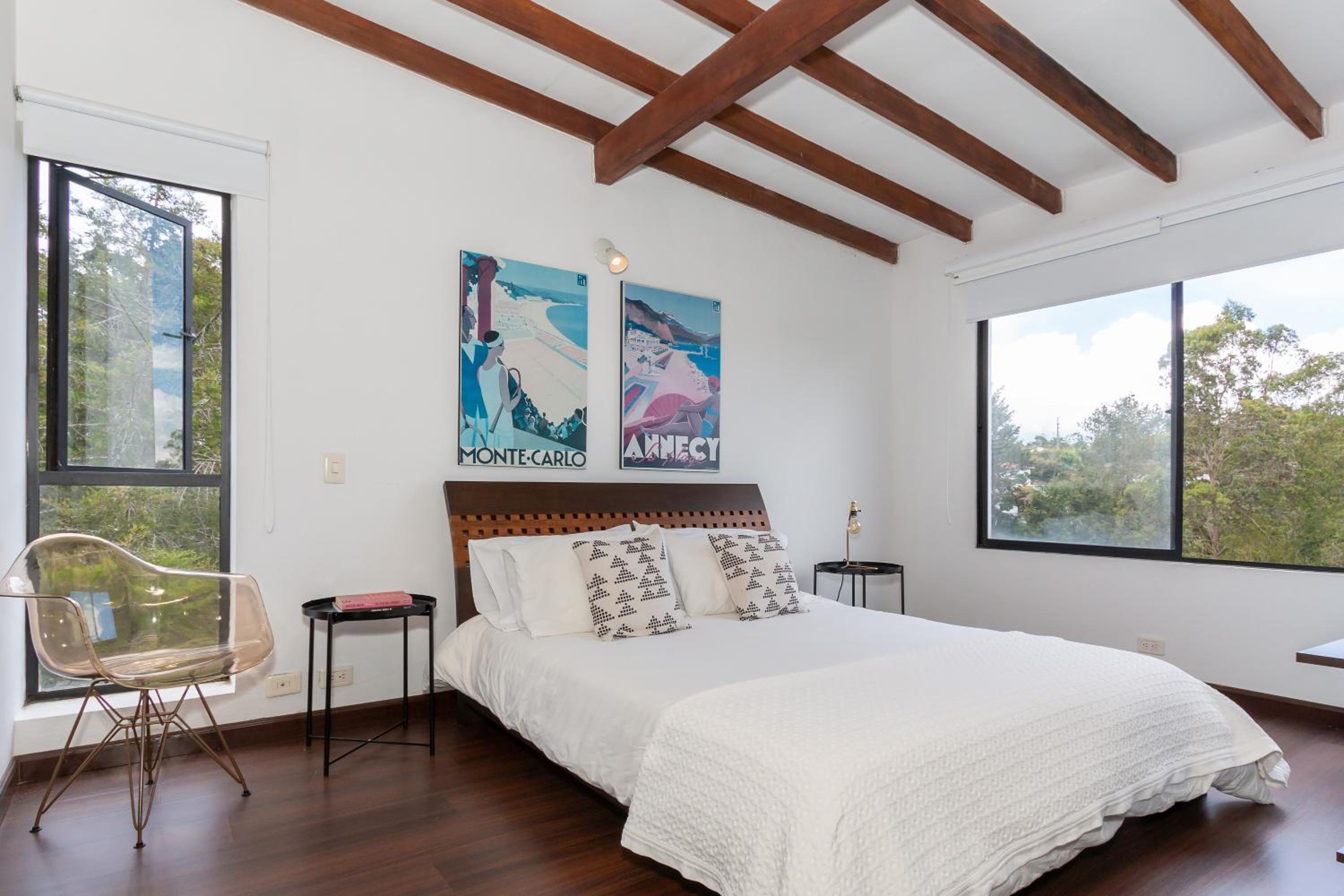 Three-Bedroom House photo 1