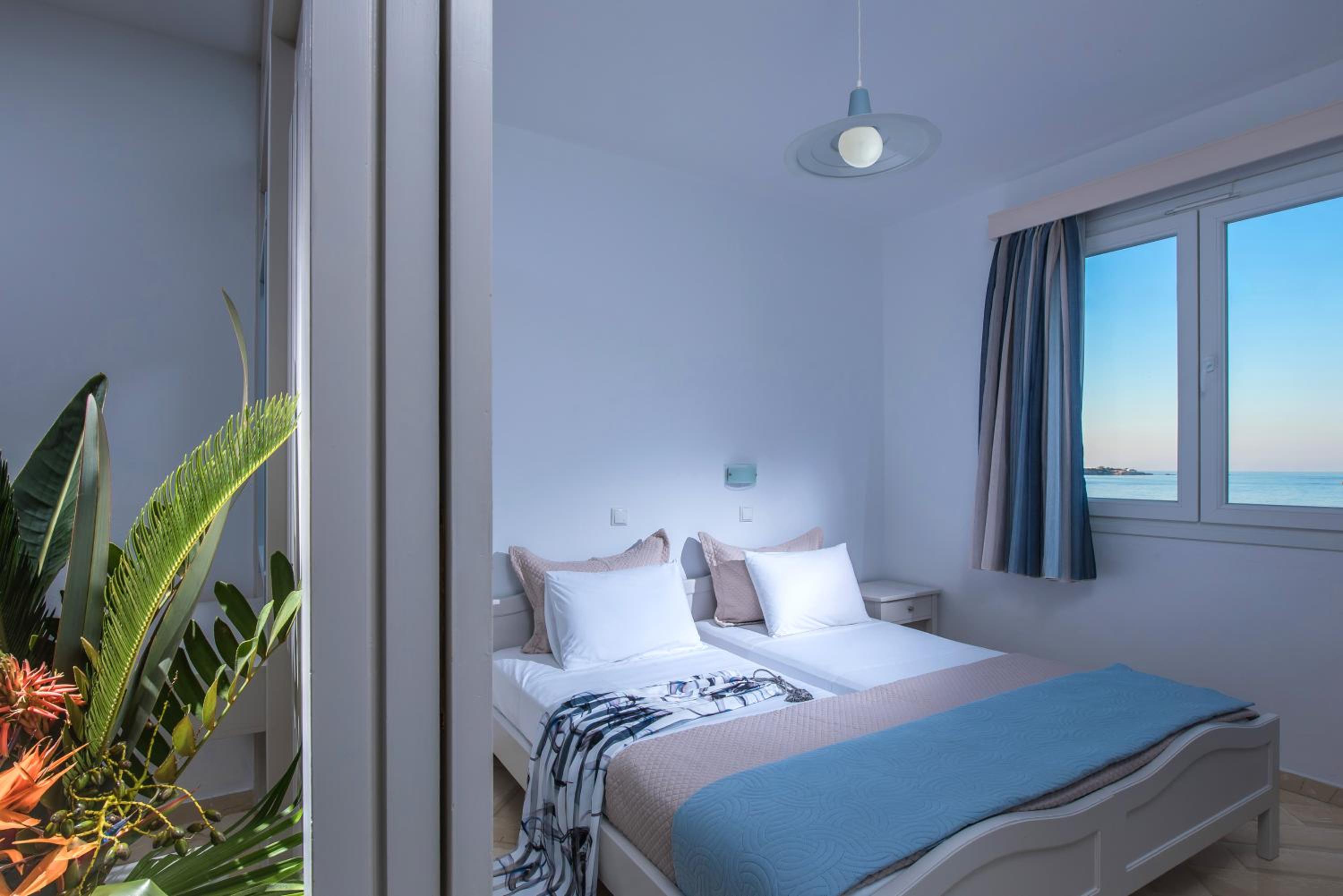 One-Bedroom Apartment with Sea View ( 2 Adults)
