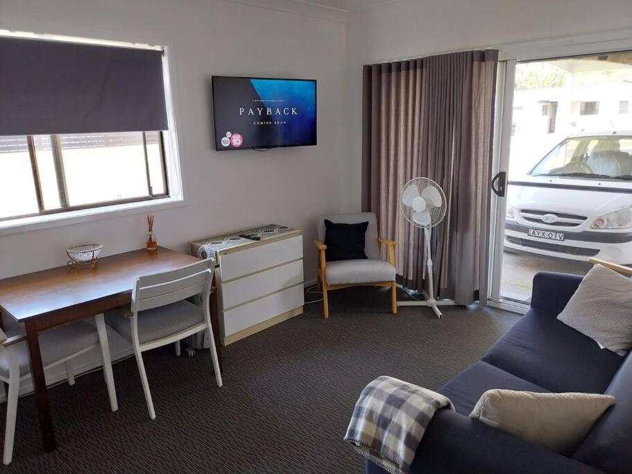One-Bedroom Apartment photo 2