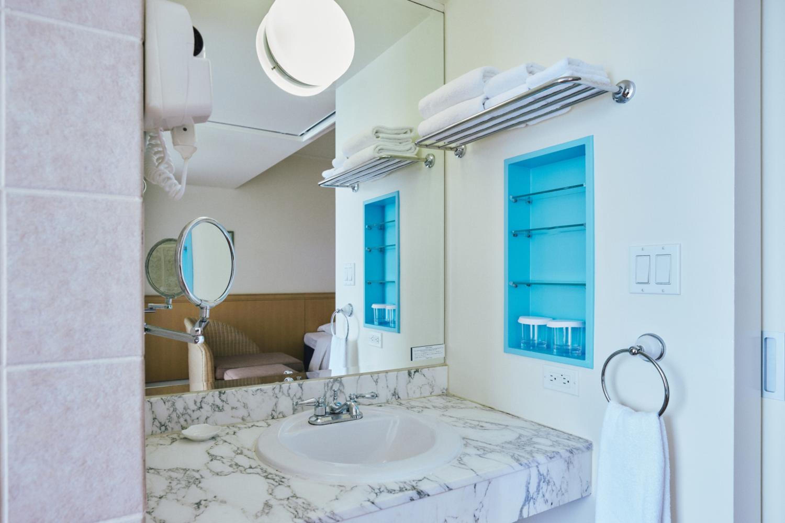 Standard Triple Room with Sea View