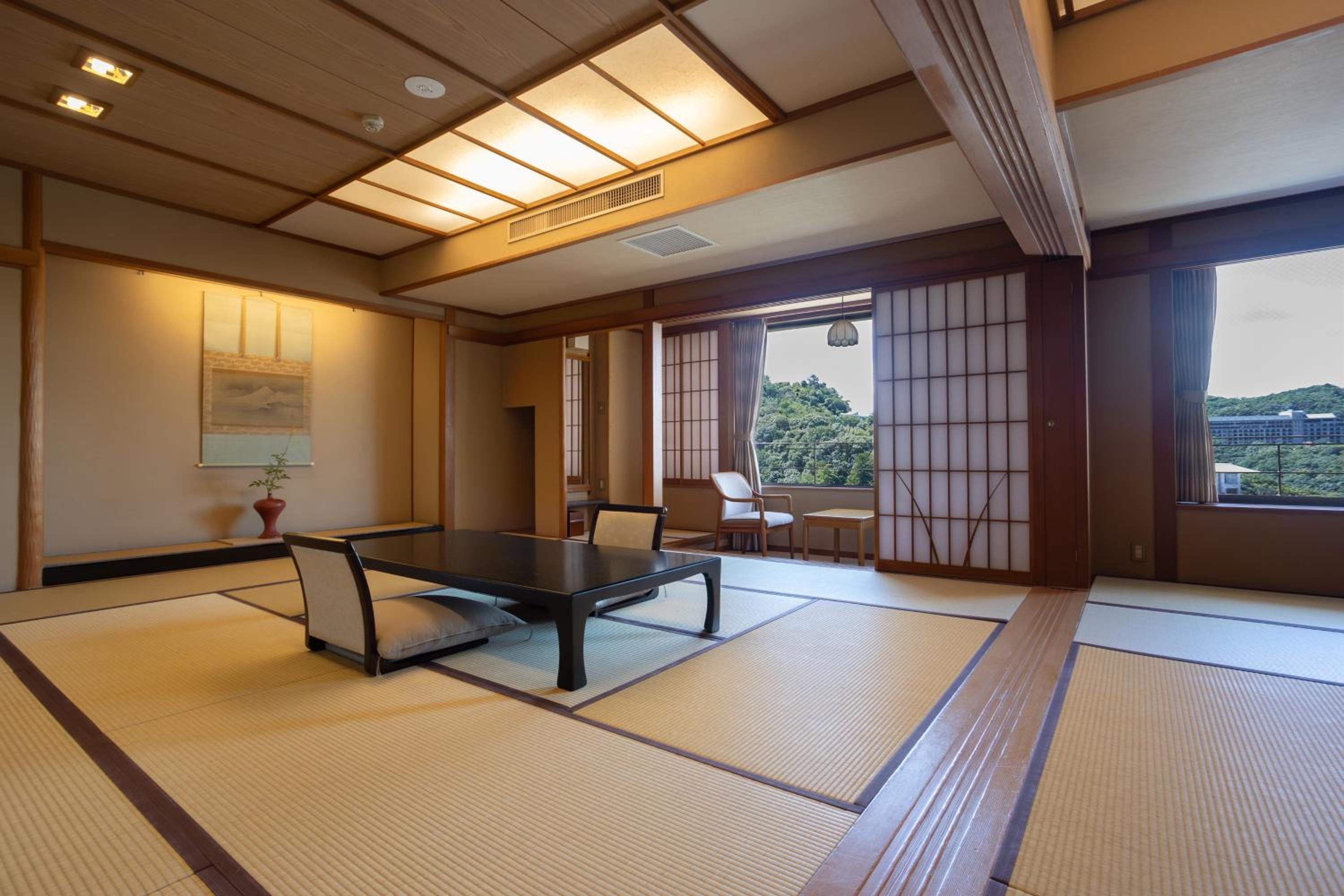 Deluxe Japanese-Style Room