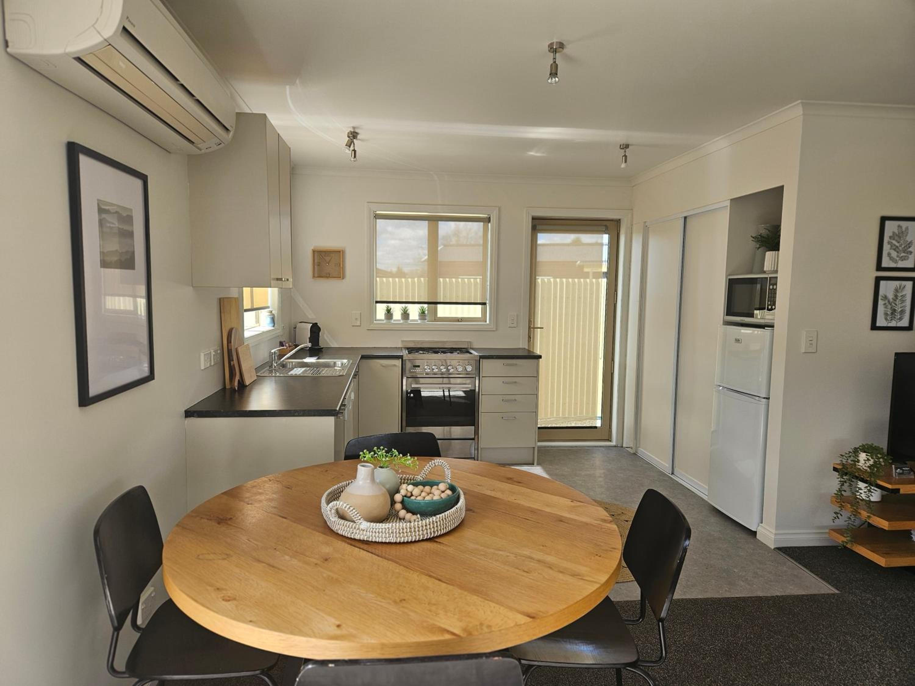 Two-Bedroom House - Photo 7
