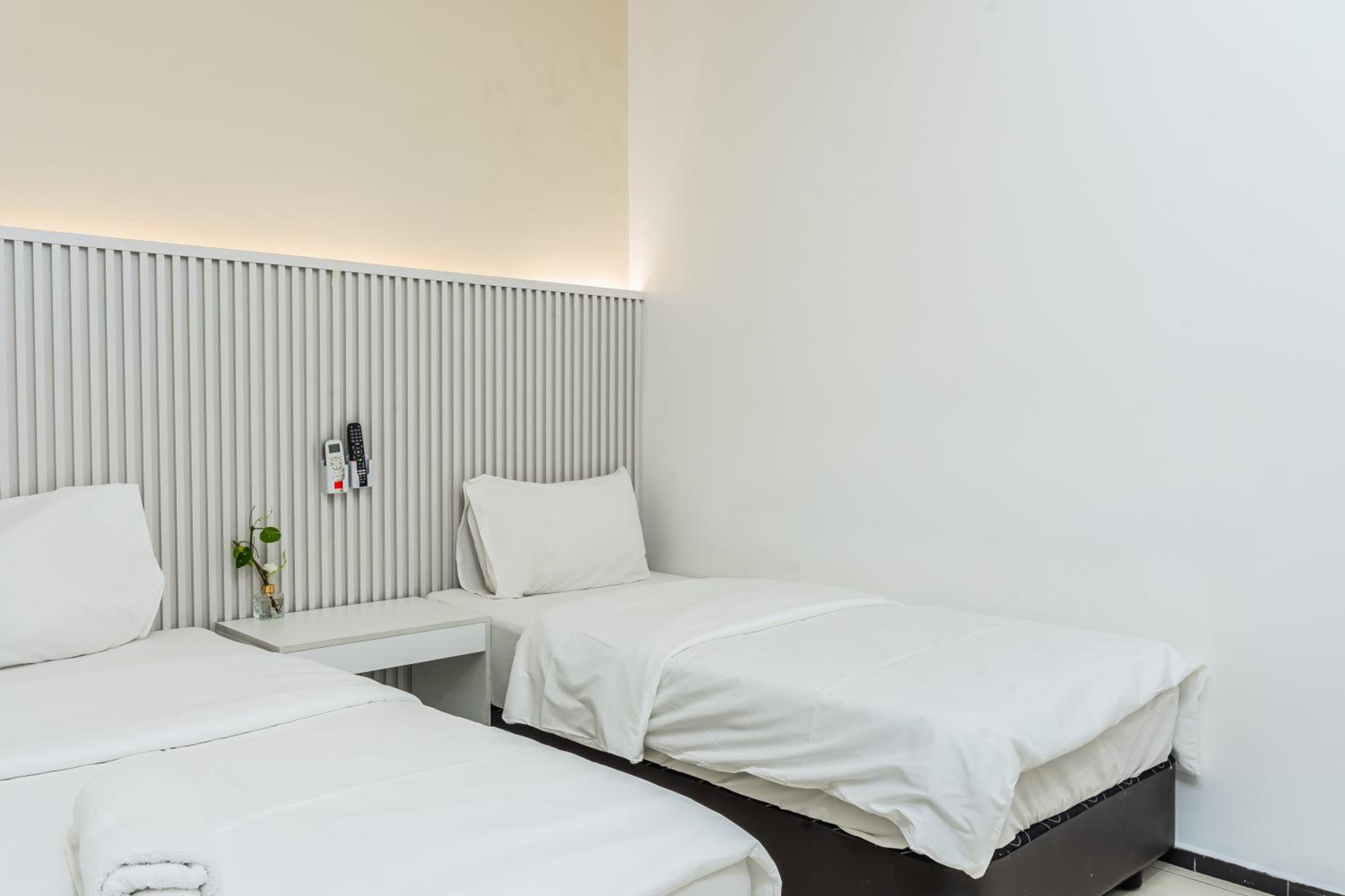 Standard Twin Room photo 3