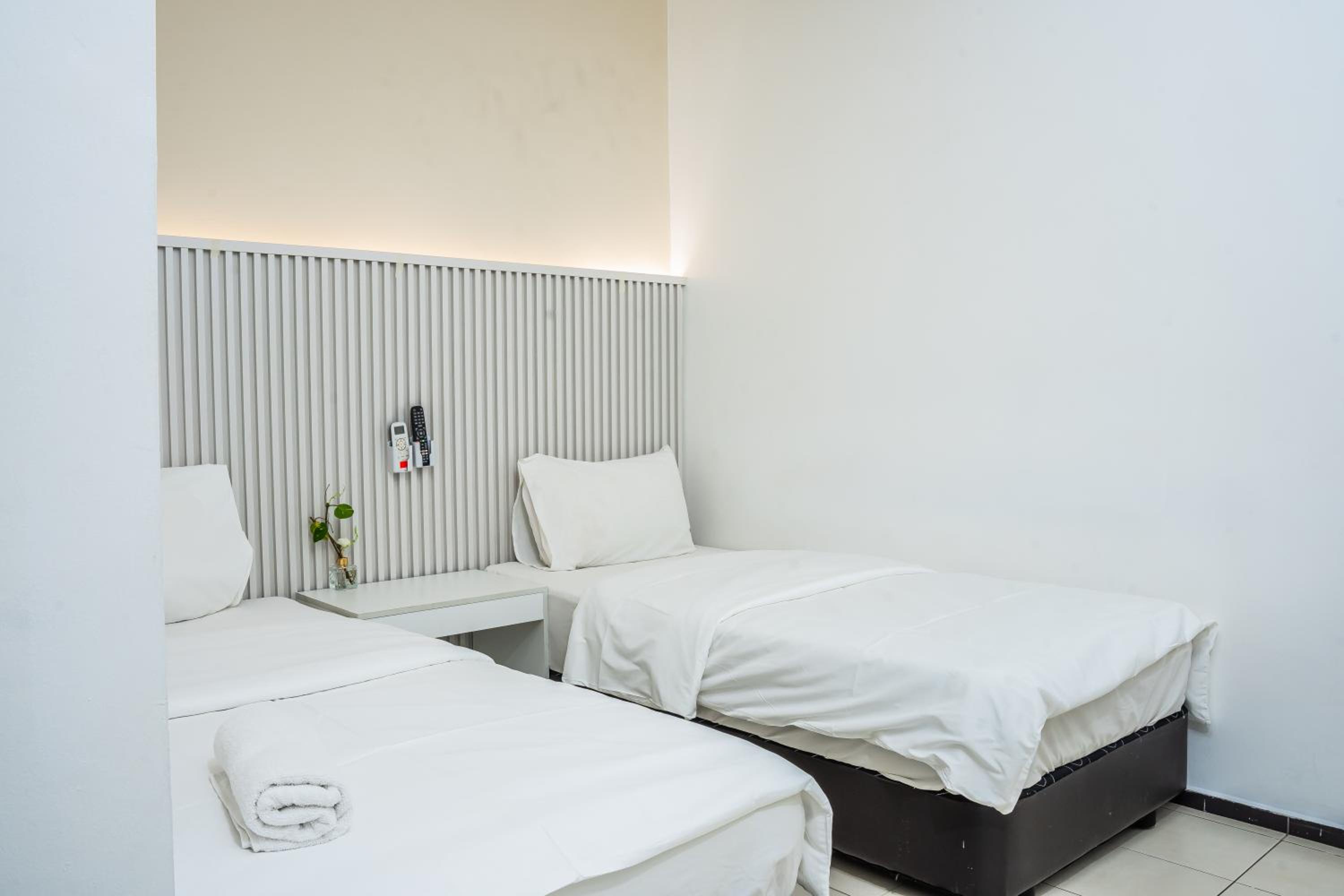 Standard Twin Room photo 2
