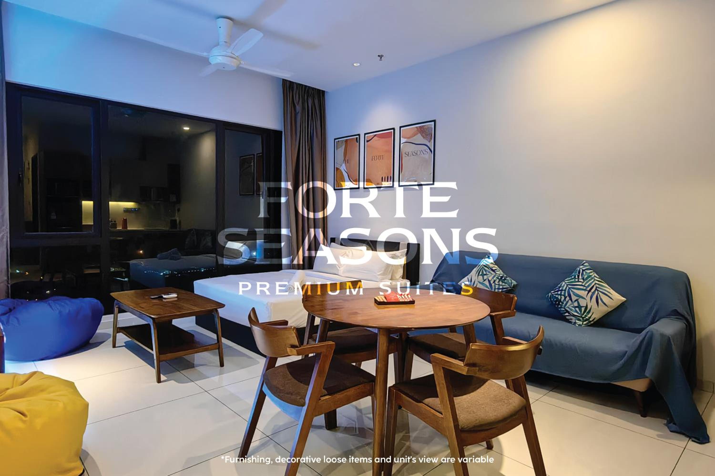 Superior Family Room - Photo 1