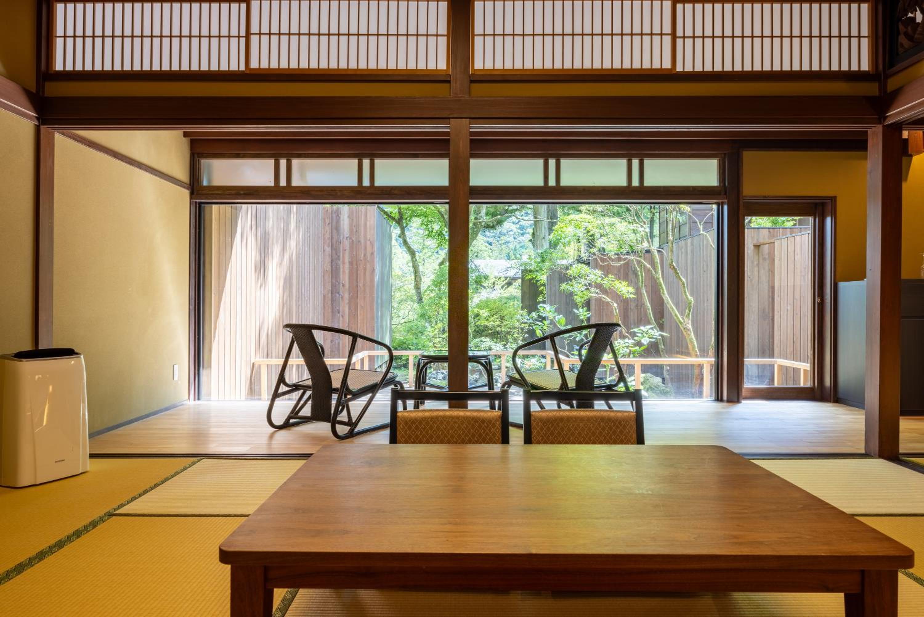 Exective Family Room with Hot Spring Open-Air Bath "Gyokoso"