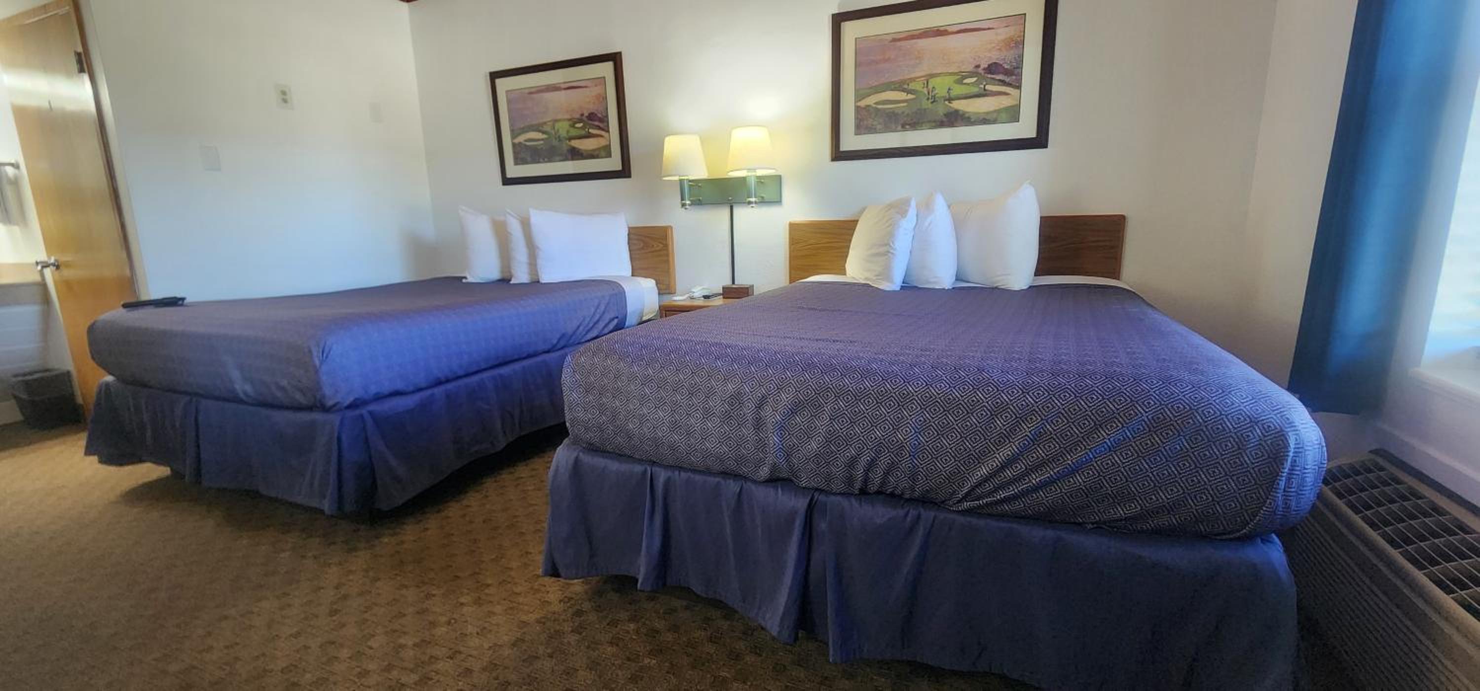 Standard Queen Room - Photo 20