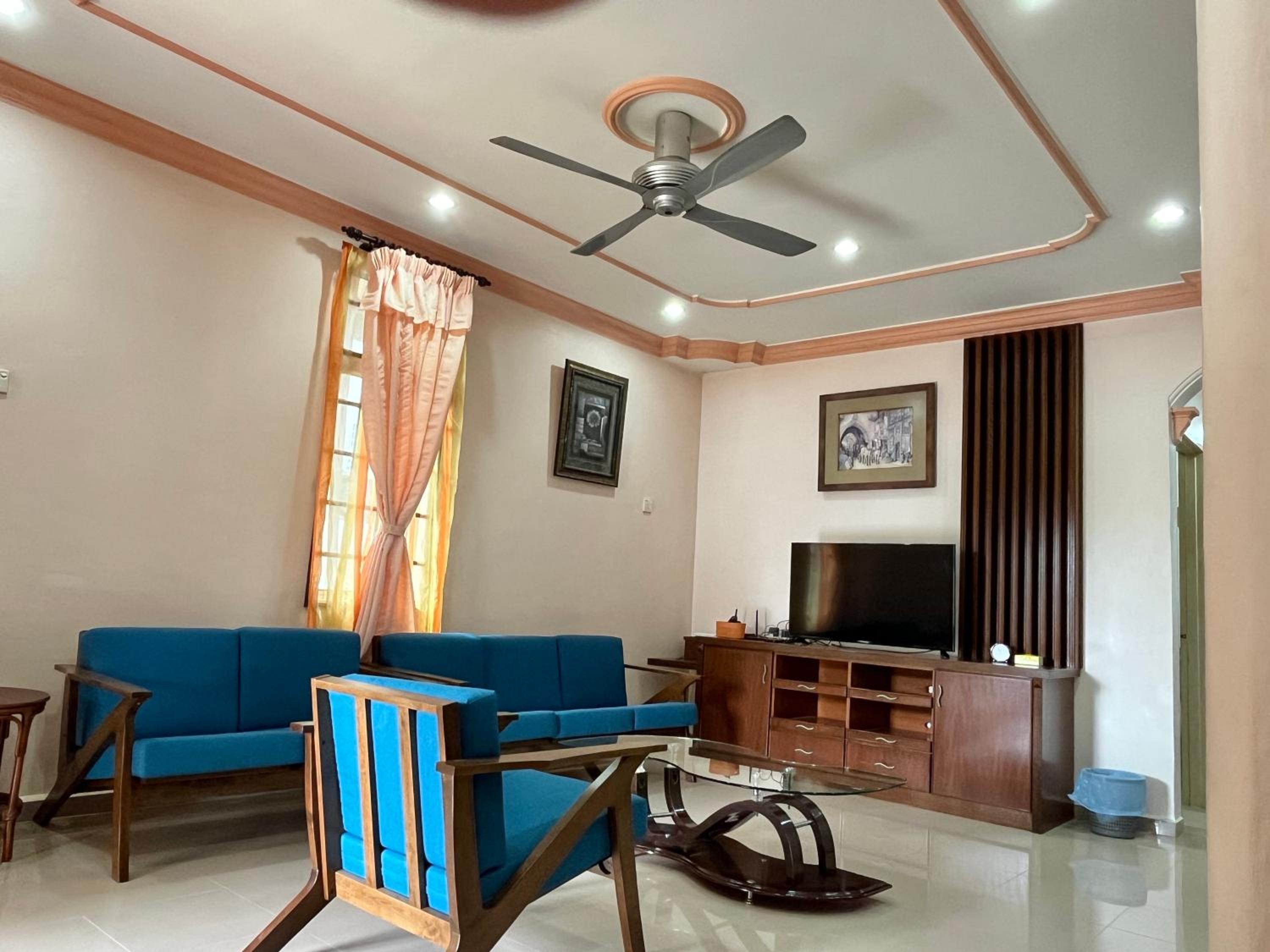 Four-Bedroom House photo 3